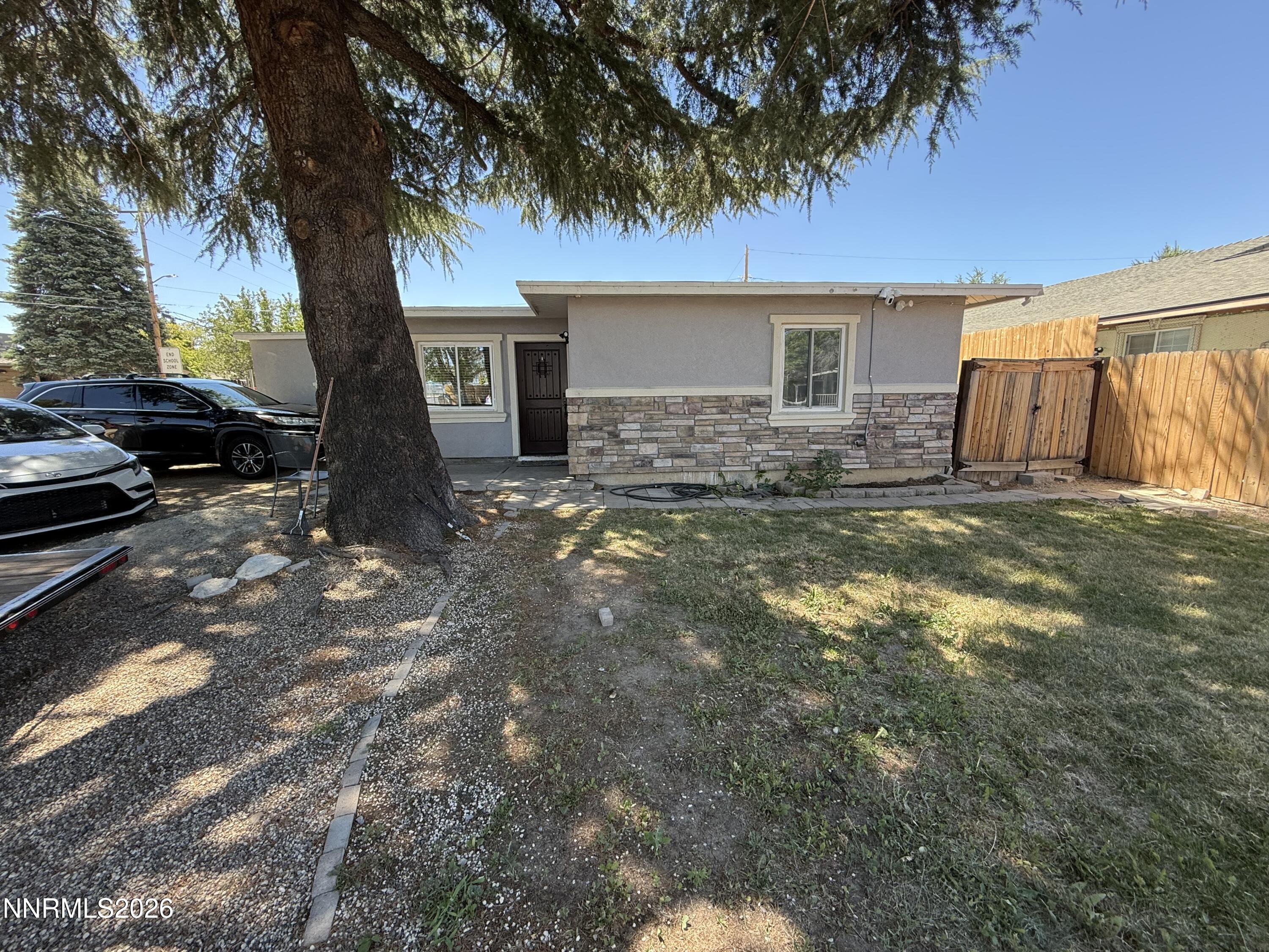 1490 E 10th Street Property Photo 3