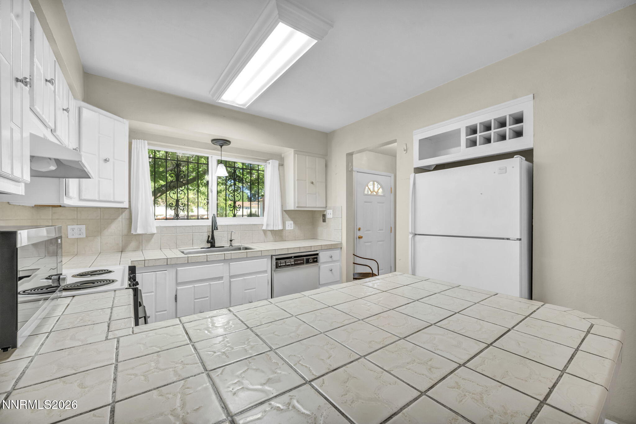 541 Smithridge Park Property Photo 4