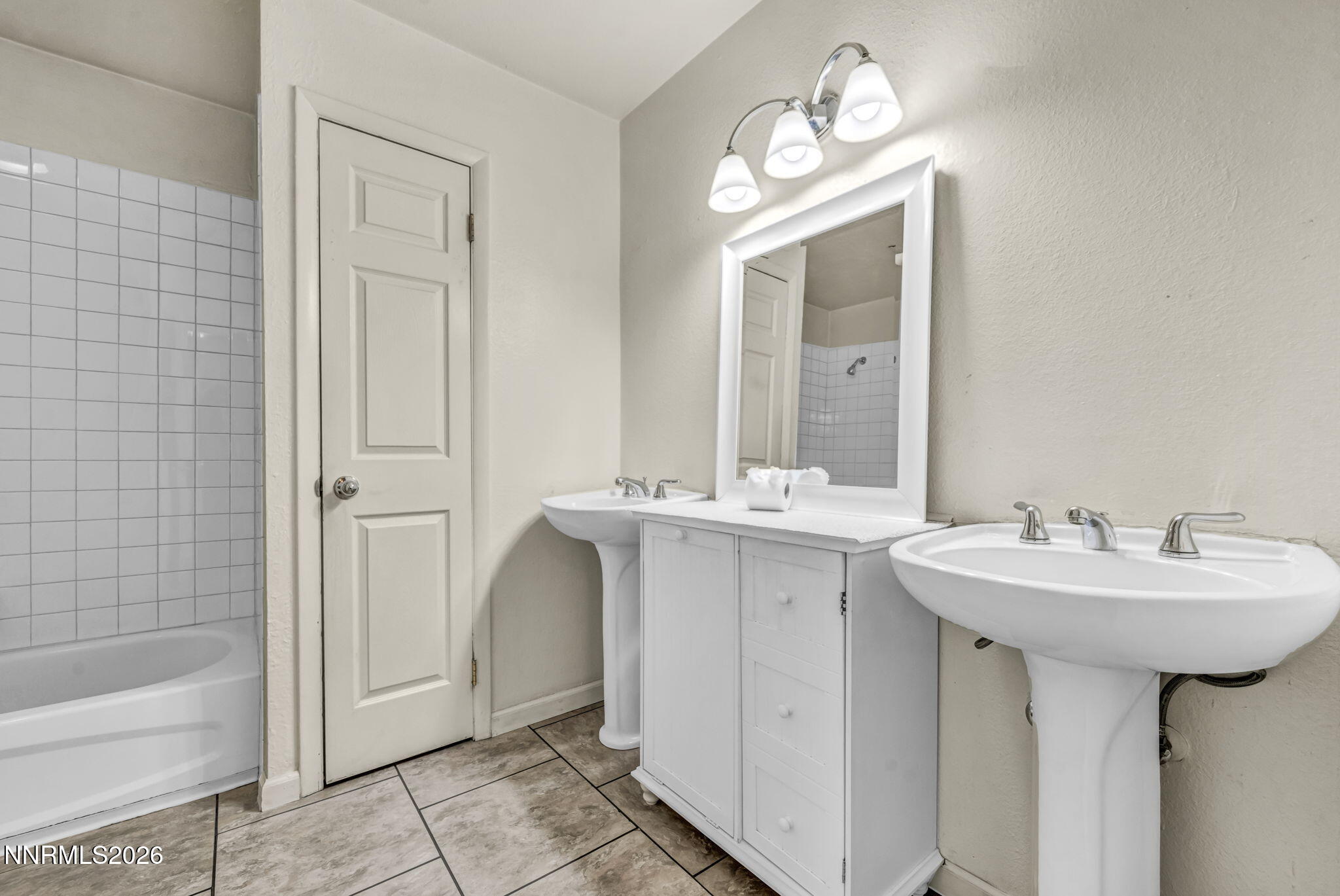 541 Smithridge Park Property Photo 13