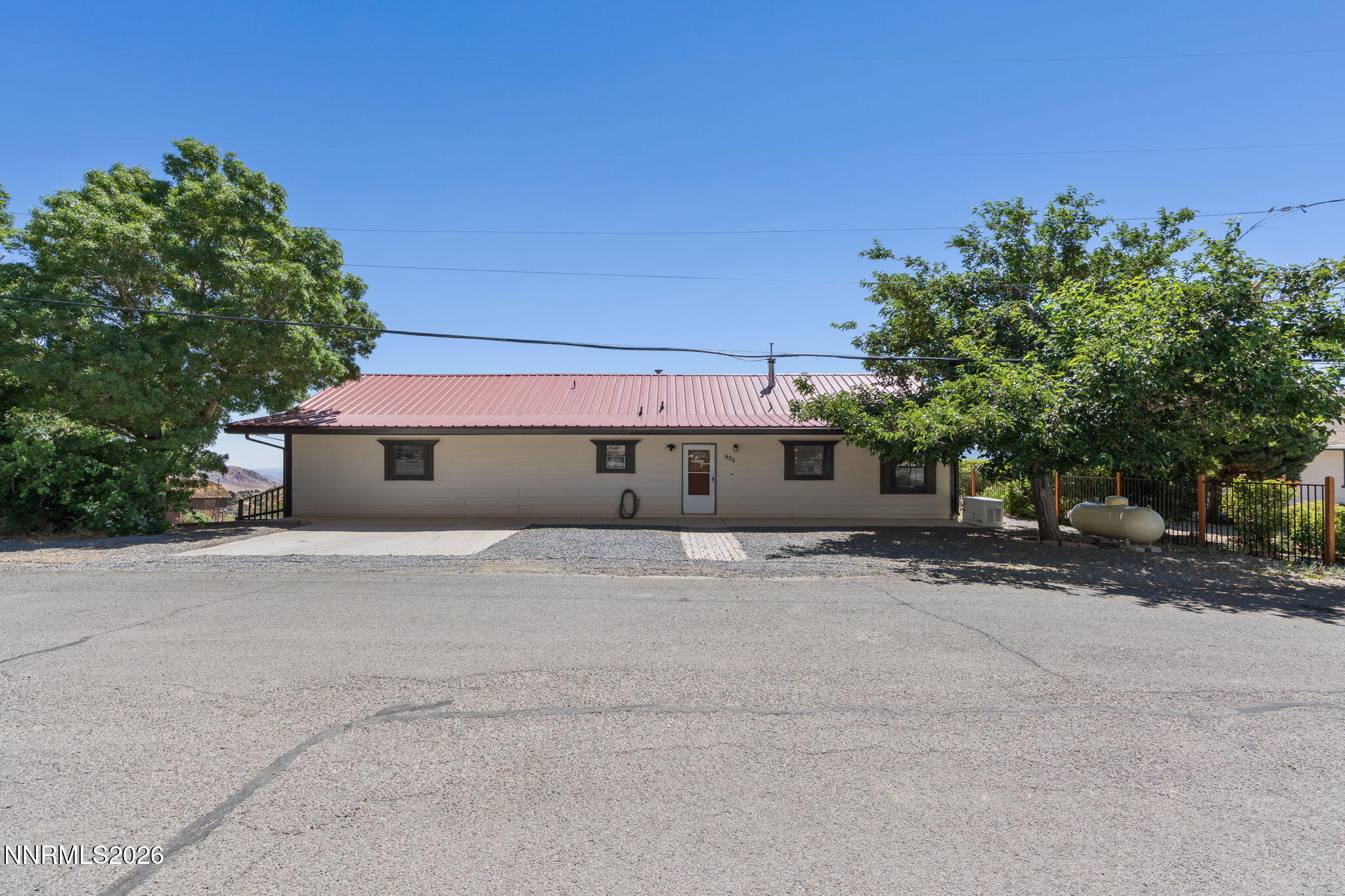 905 S E Street Property Photo 2