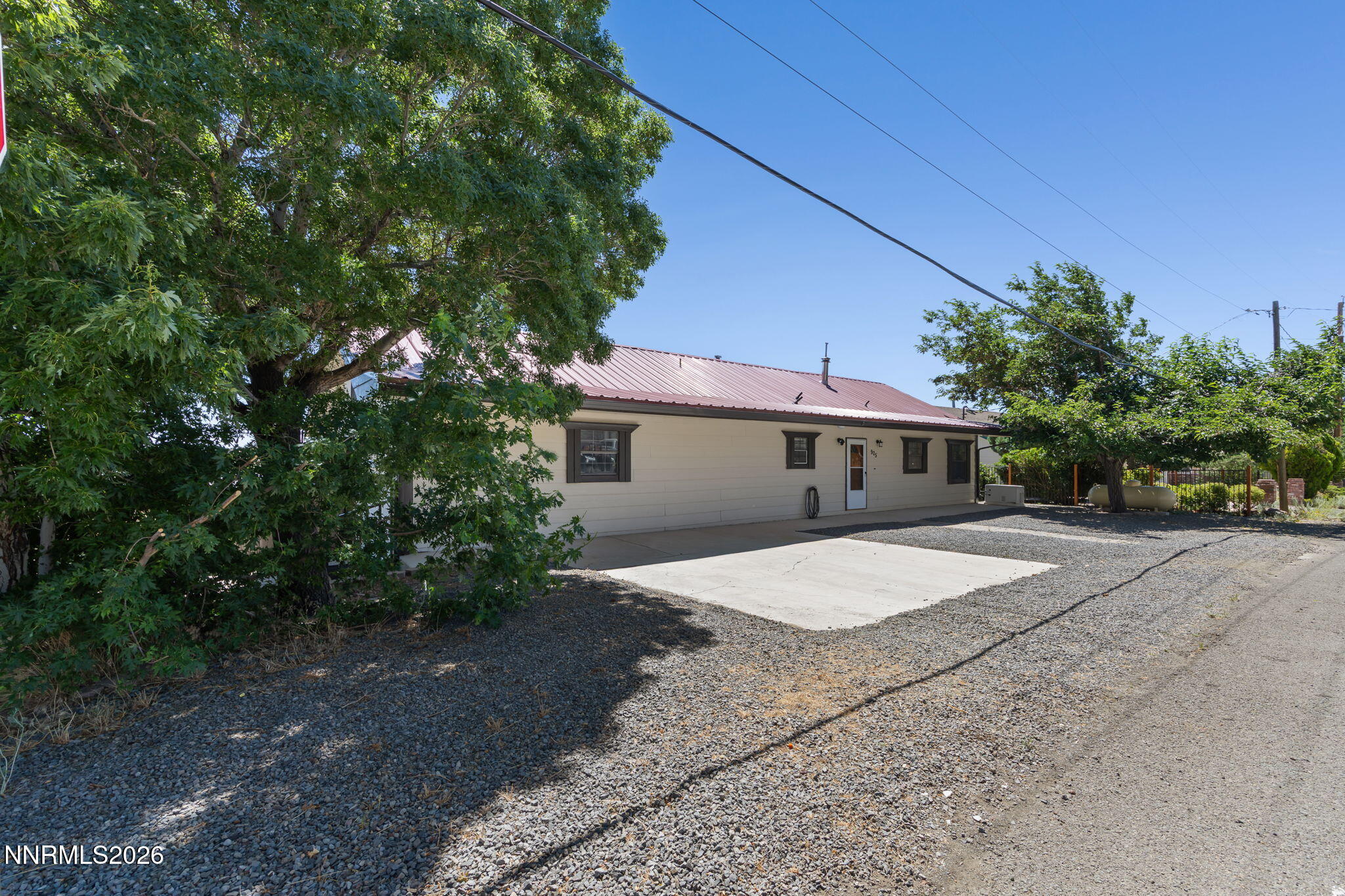905 S E Street Property Photo 3