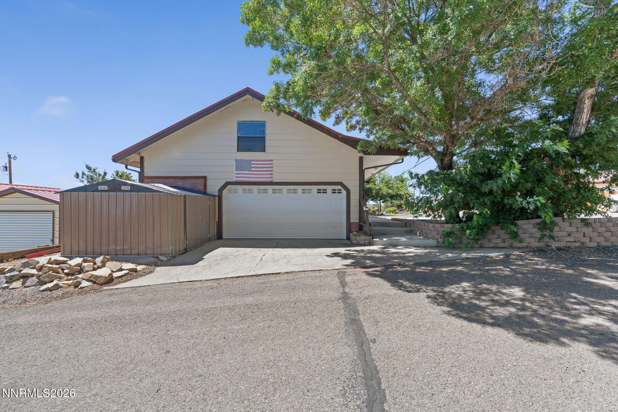 905 S E Street Property Photo 4