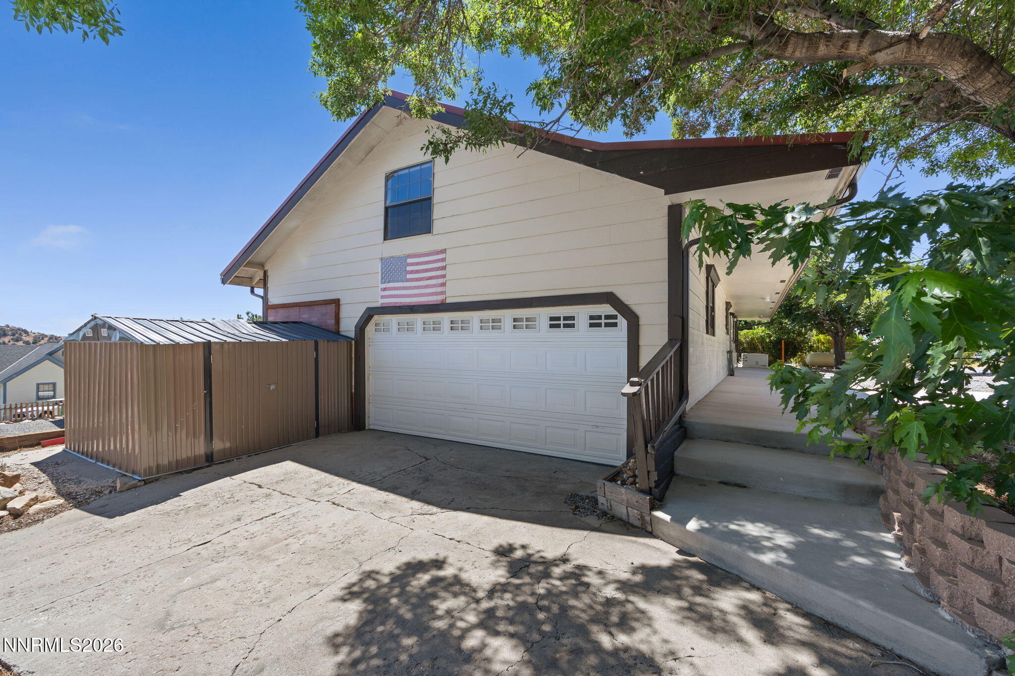 905 S E Street Property Photo 5