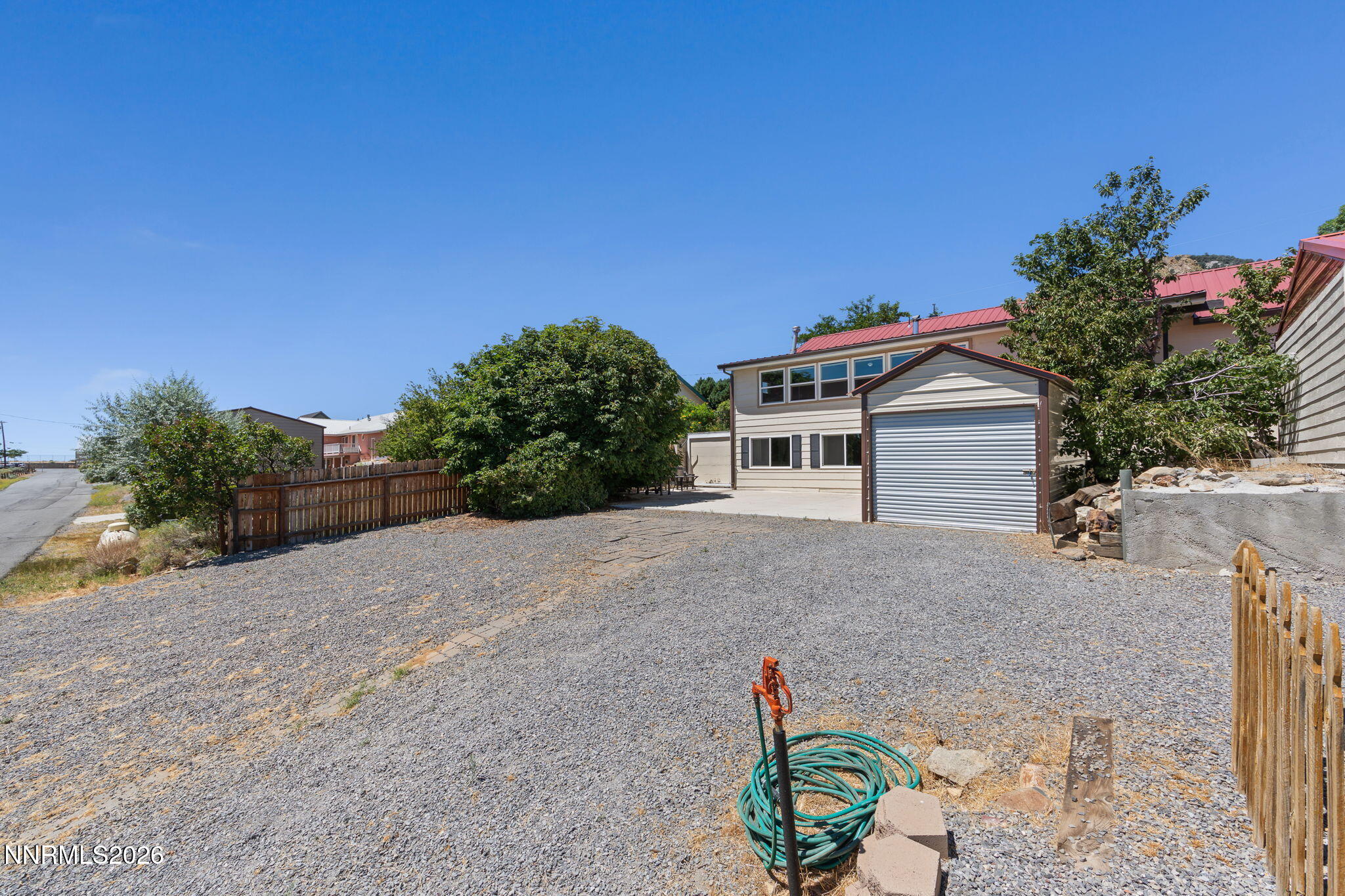 905 S E Street Property Photo 12