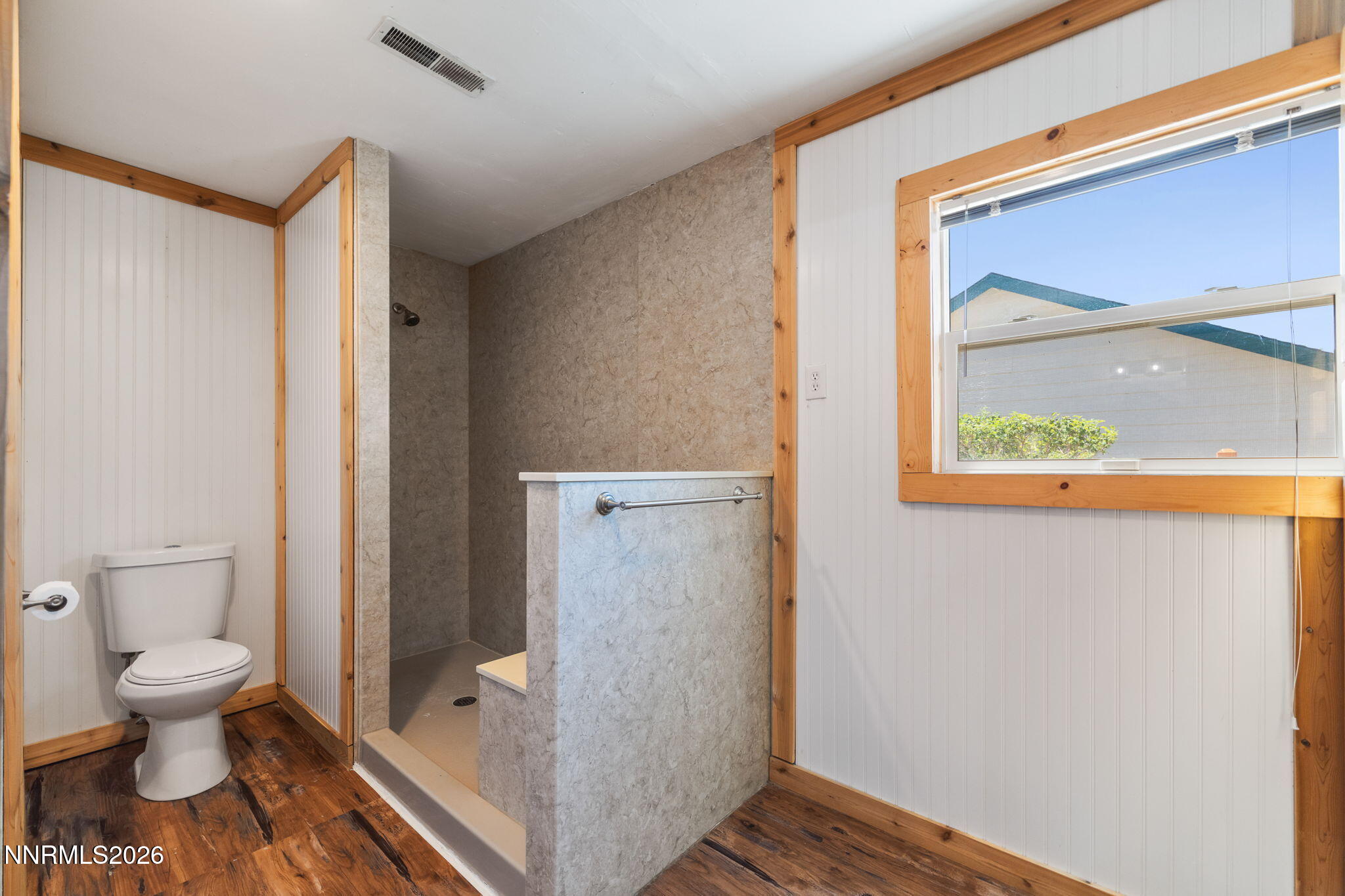 905 S E Street Property Photo 21
