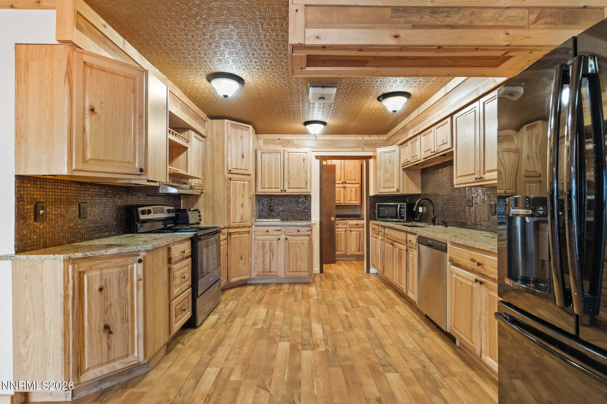 905 S E Street Property Photo 28