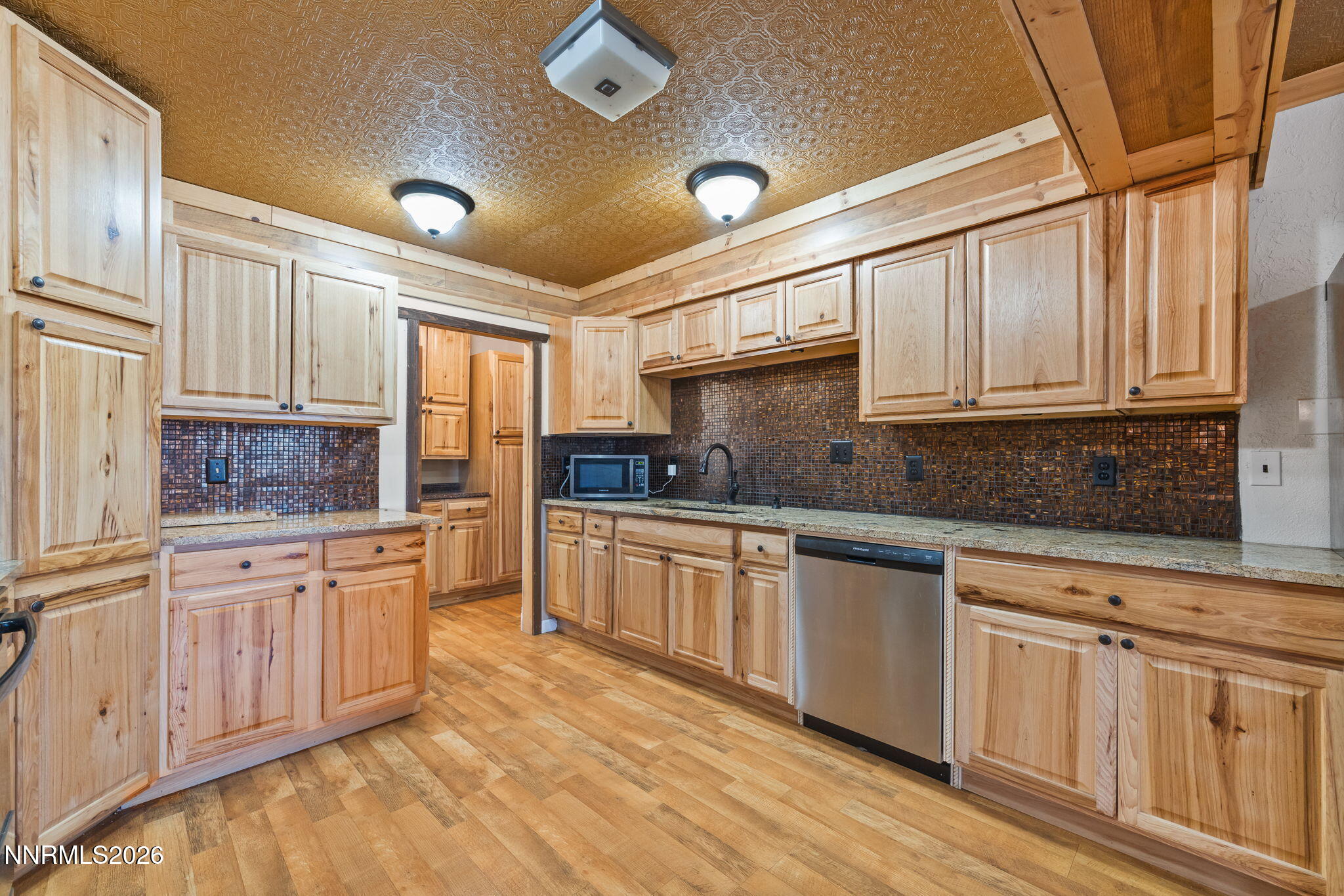 905 S E Street Property Photo 29