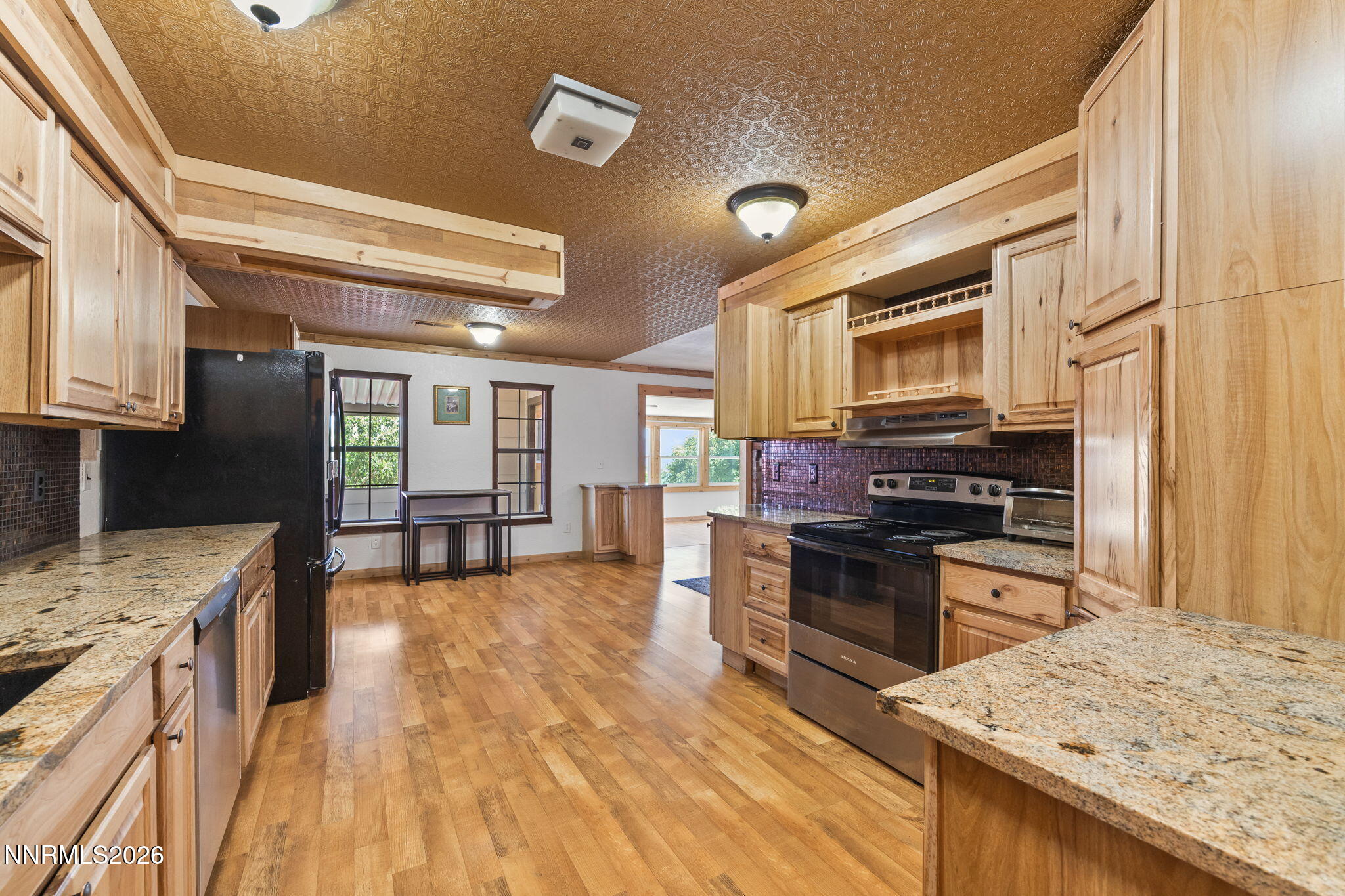 905 S E Street Property Photo 31