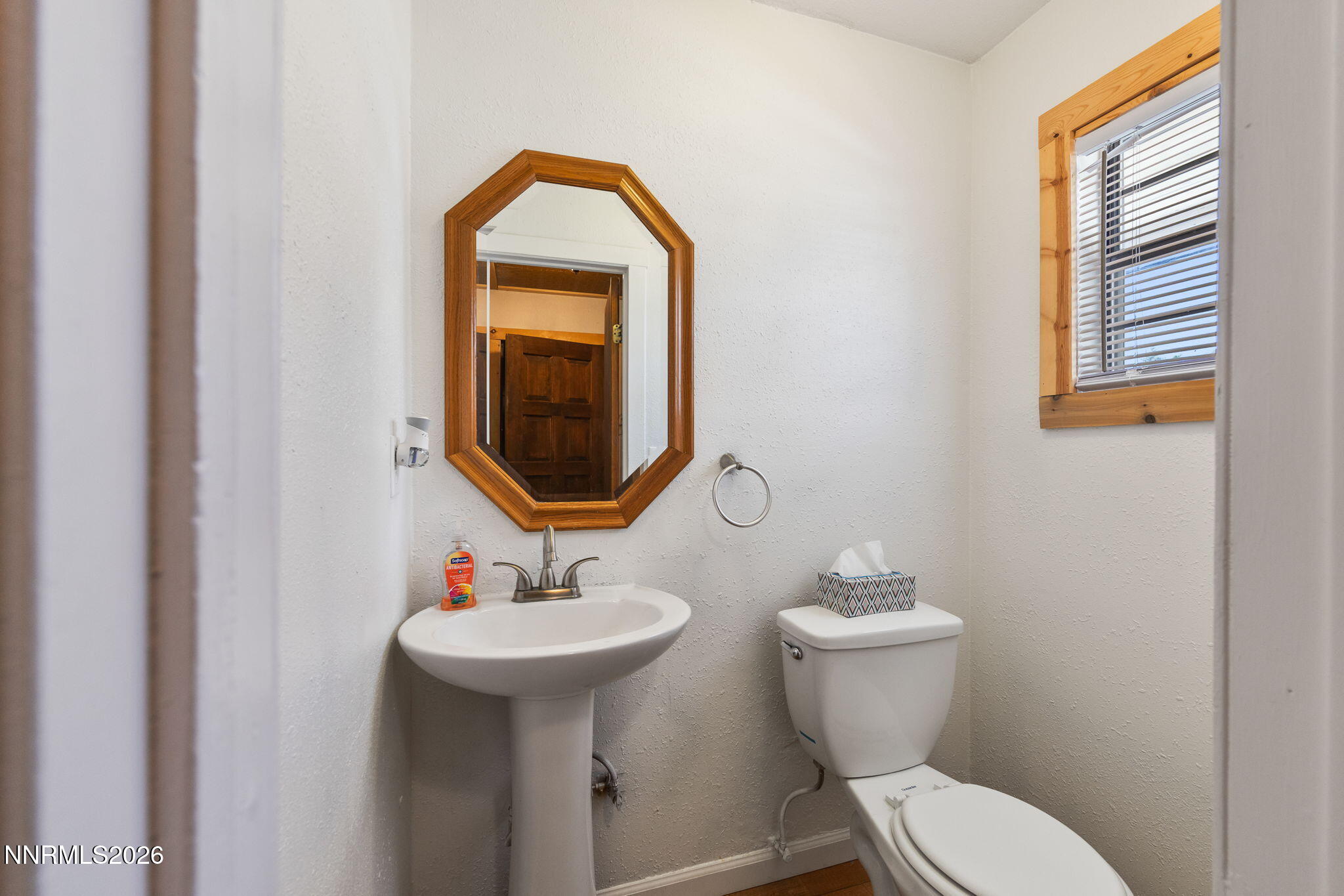 905 S E Street Property Photo 32