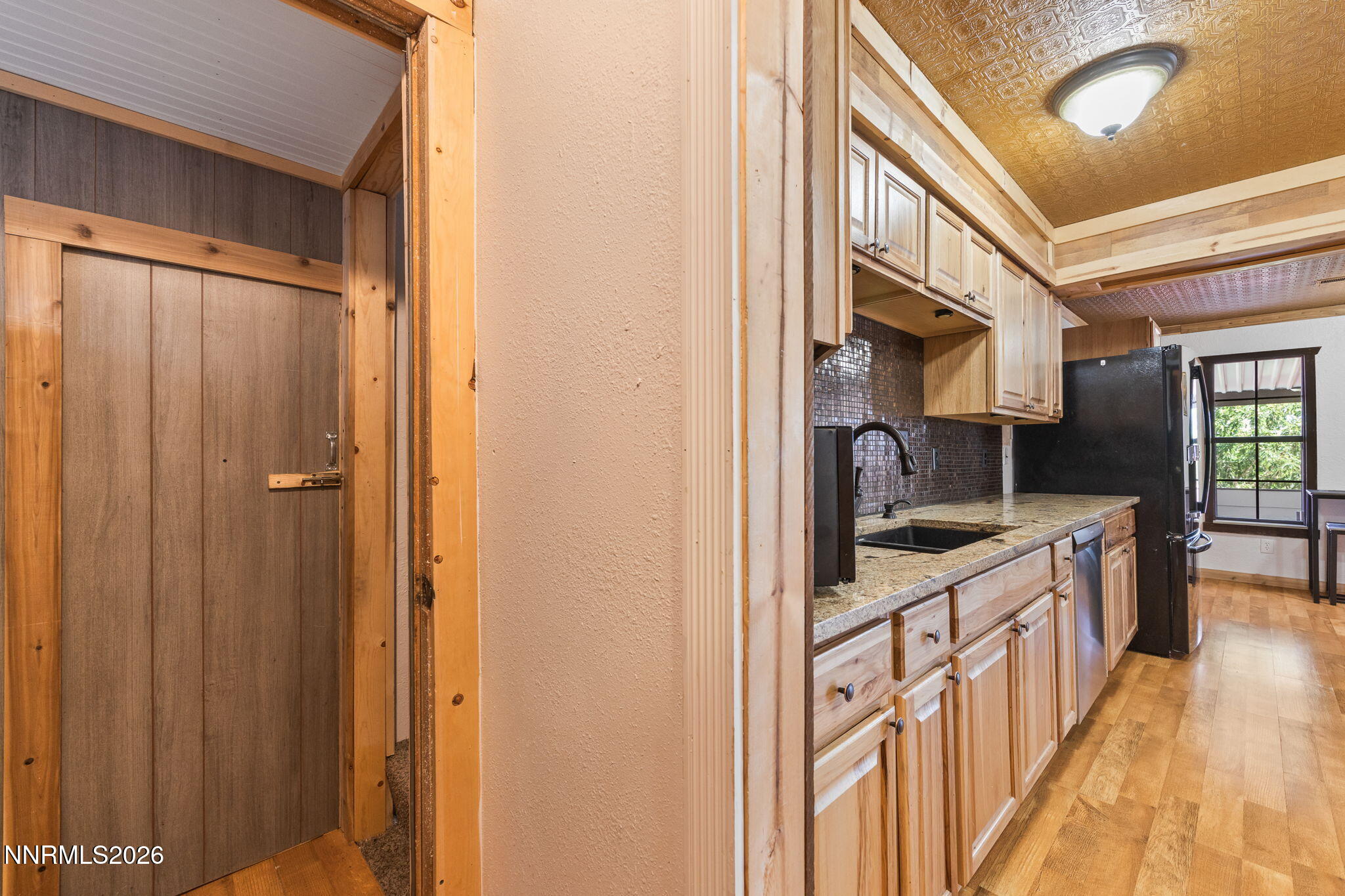 905 S E Street Property Photo 33