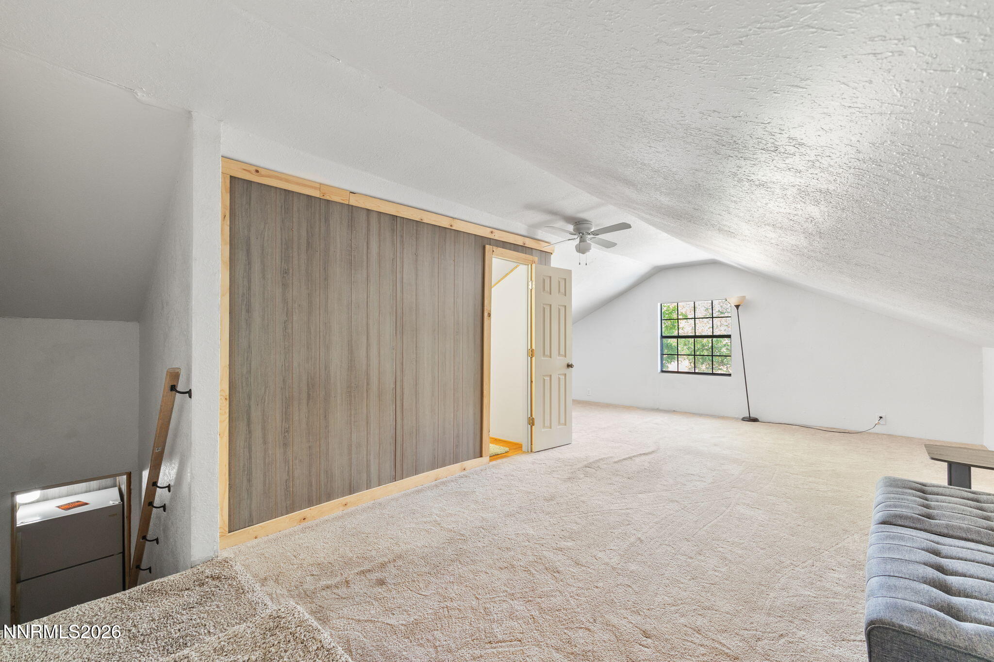 905 S E Street Property Photo 34