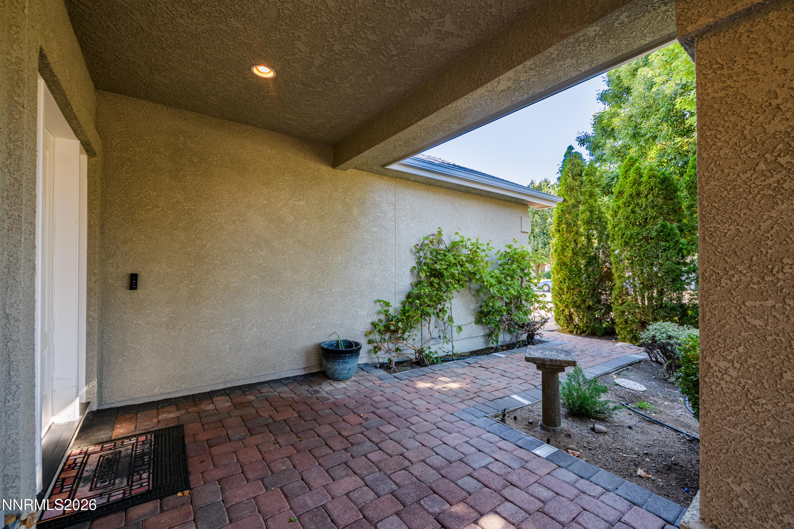 1482 Grendon Way Property Photo 3