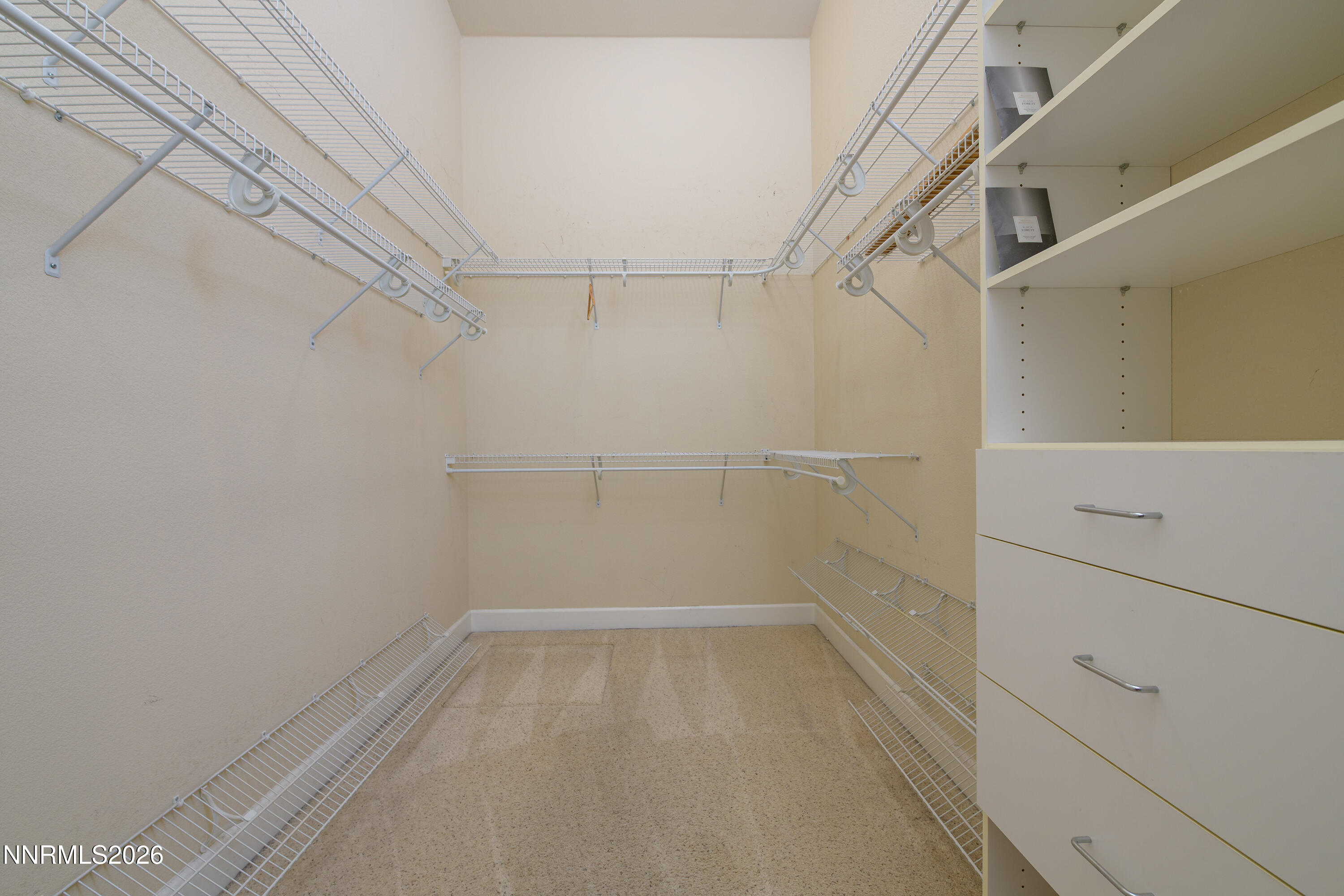 1482 Grendon Way Property Photo 20