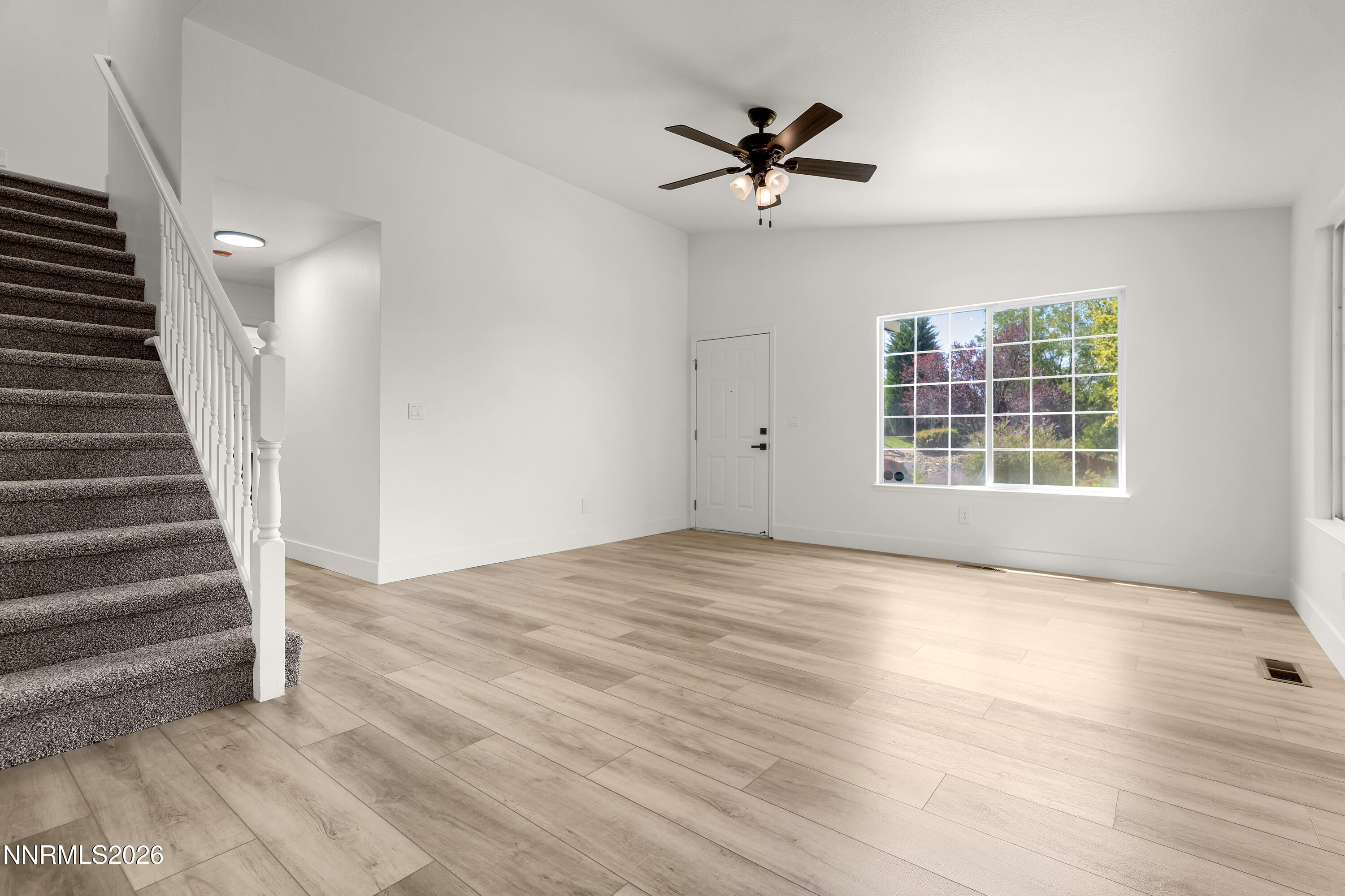 5689 Peach Court Property Photo 10