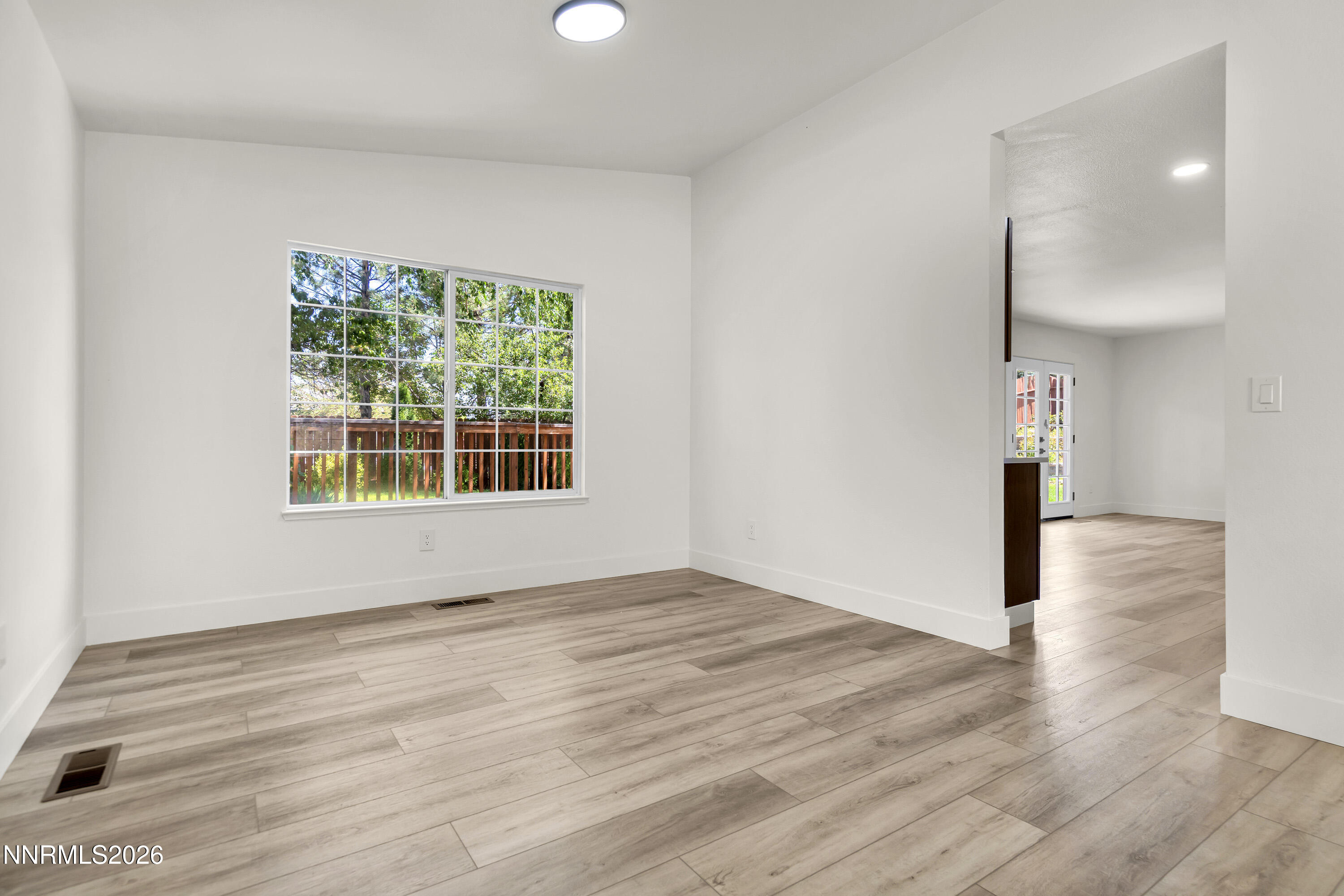 5689 Peach Court Property Photo 13
