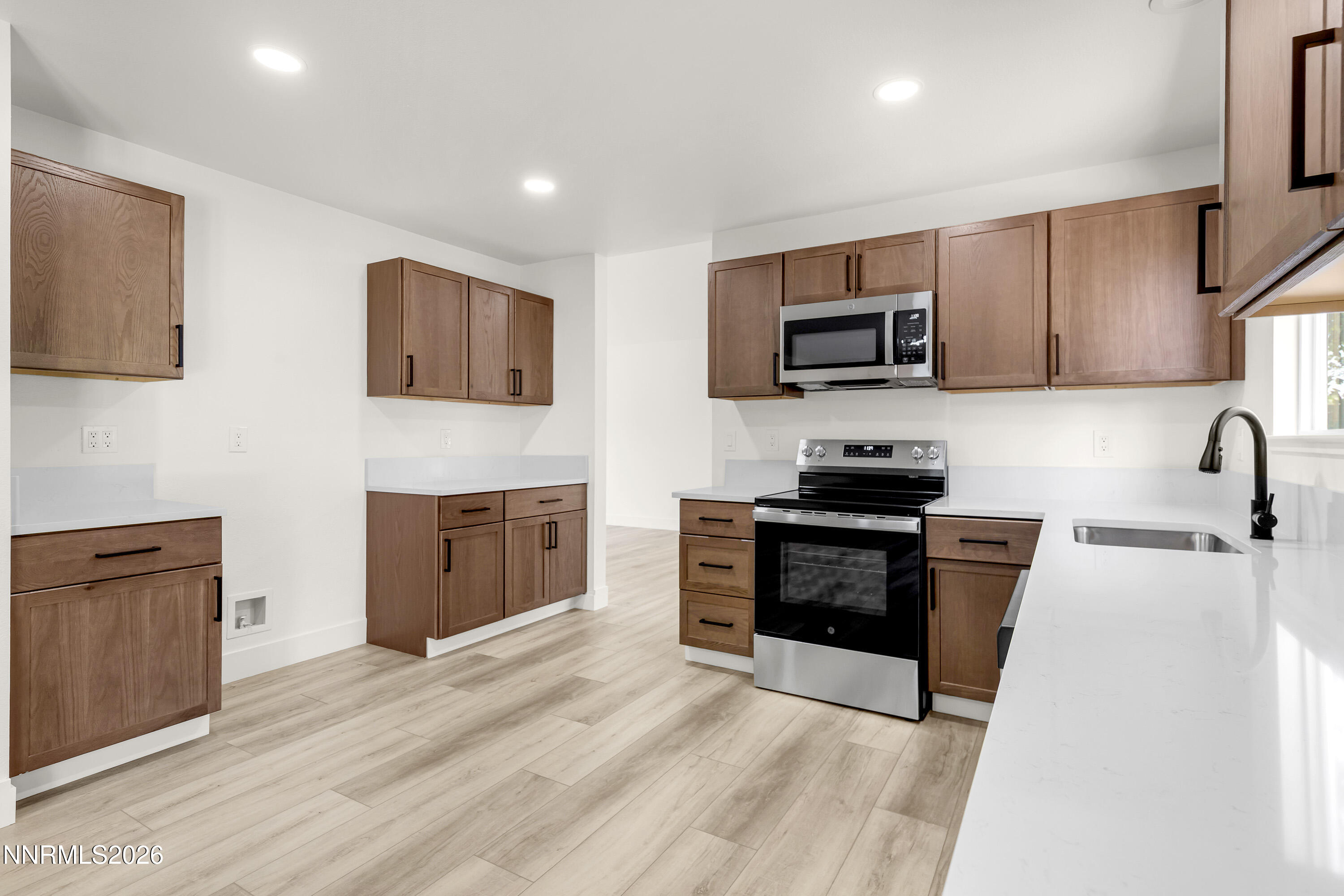 5689 Peach Court Property Photo 15