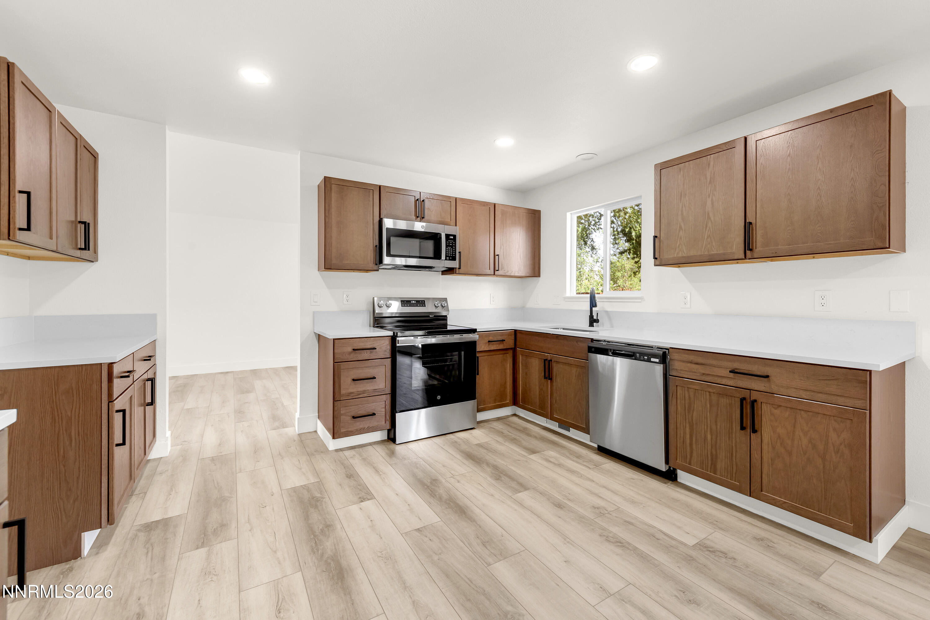 5689 Peach Court Property Photo 16