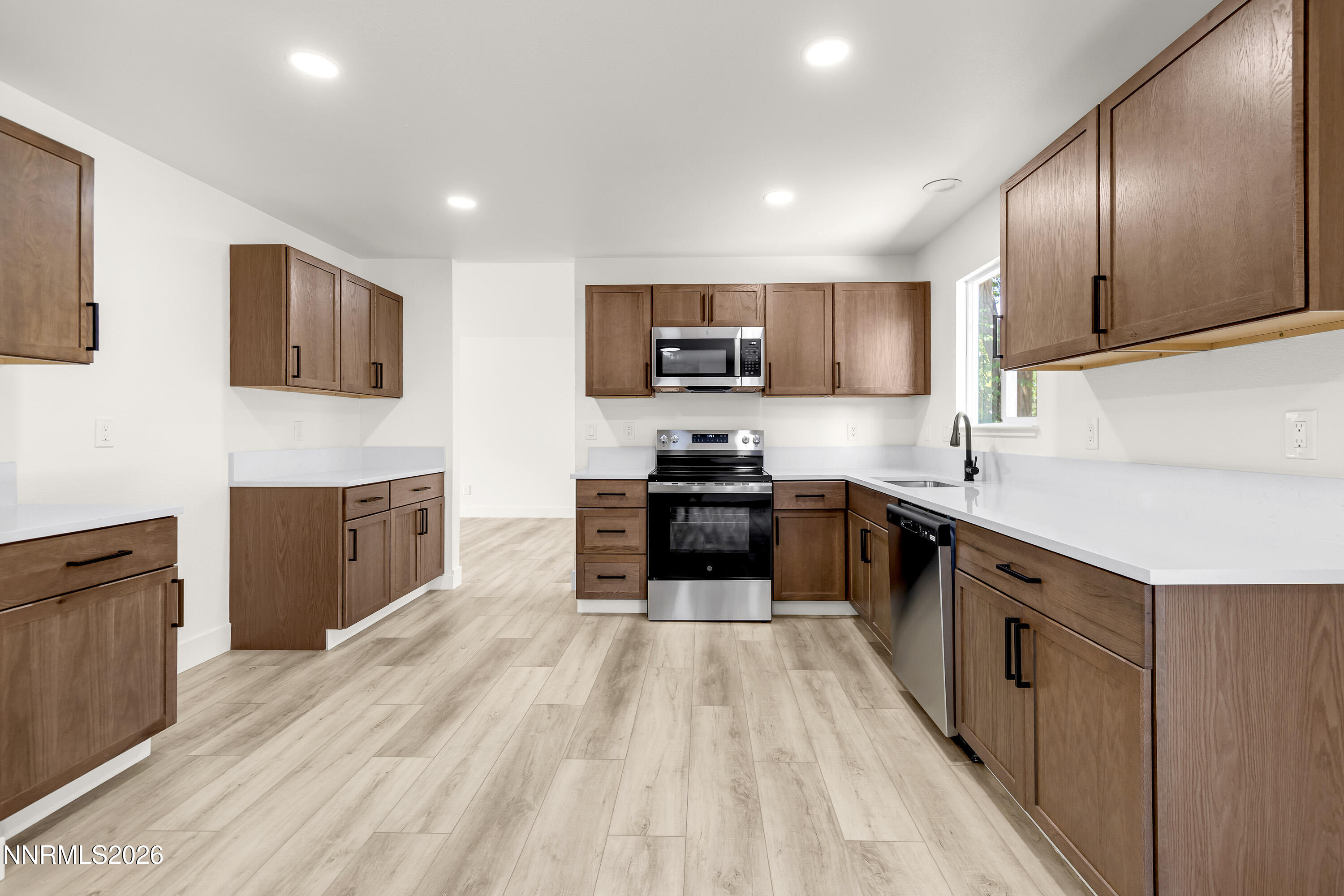 5689 Peach Court Property Photo 17