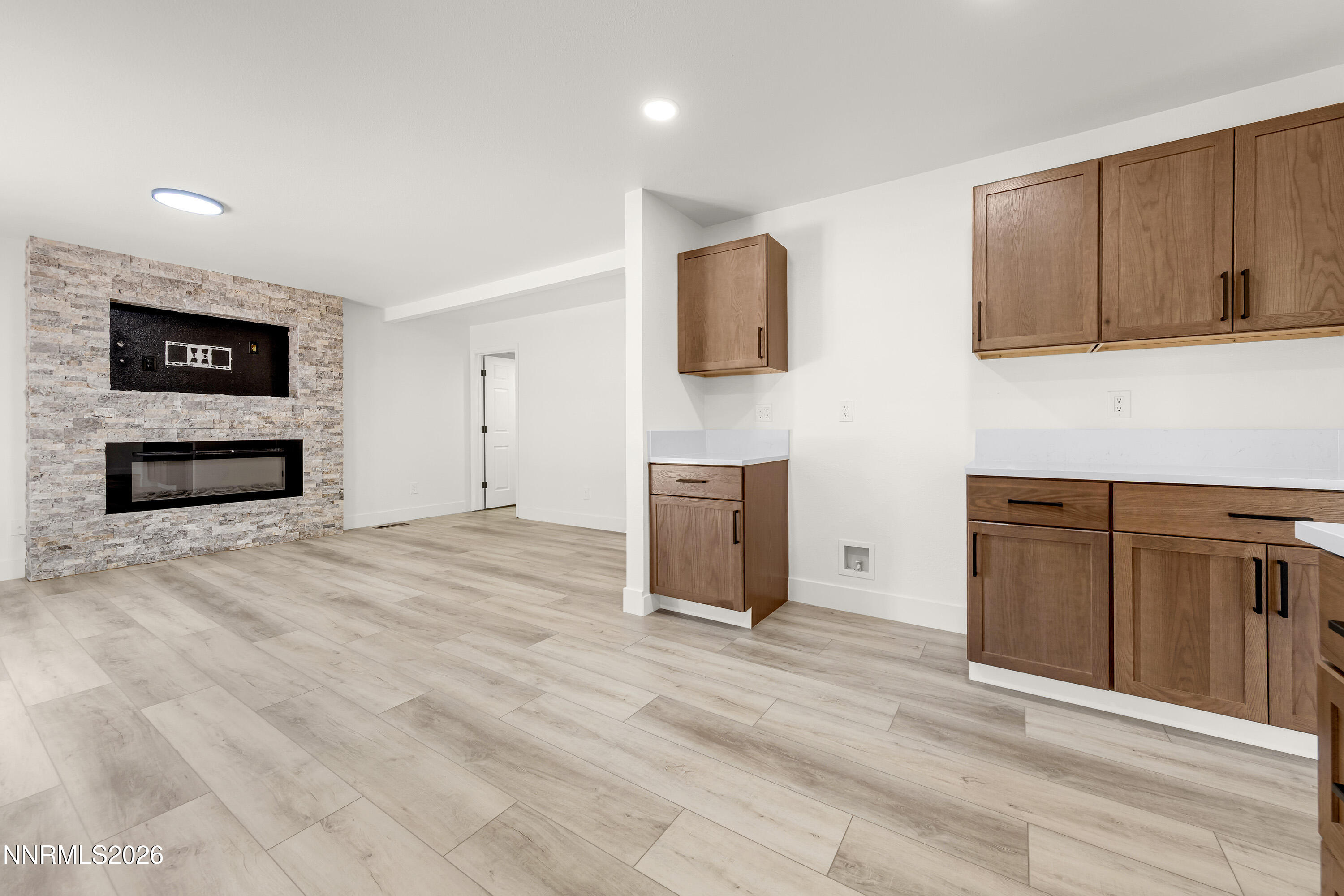 5689 Peach Court Property Photo 18