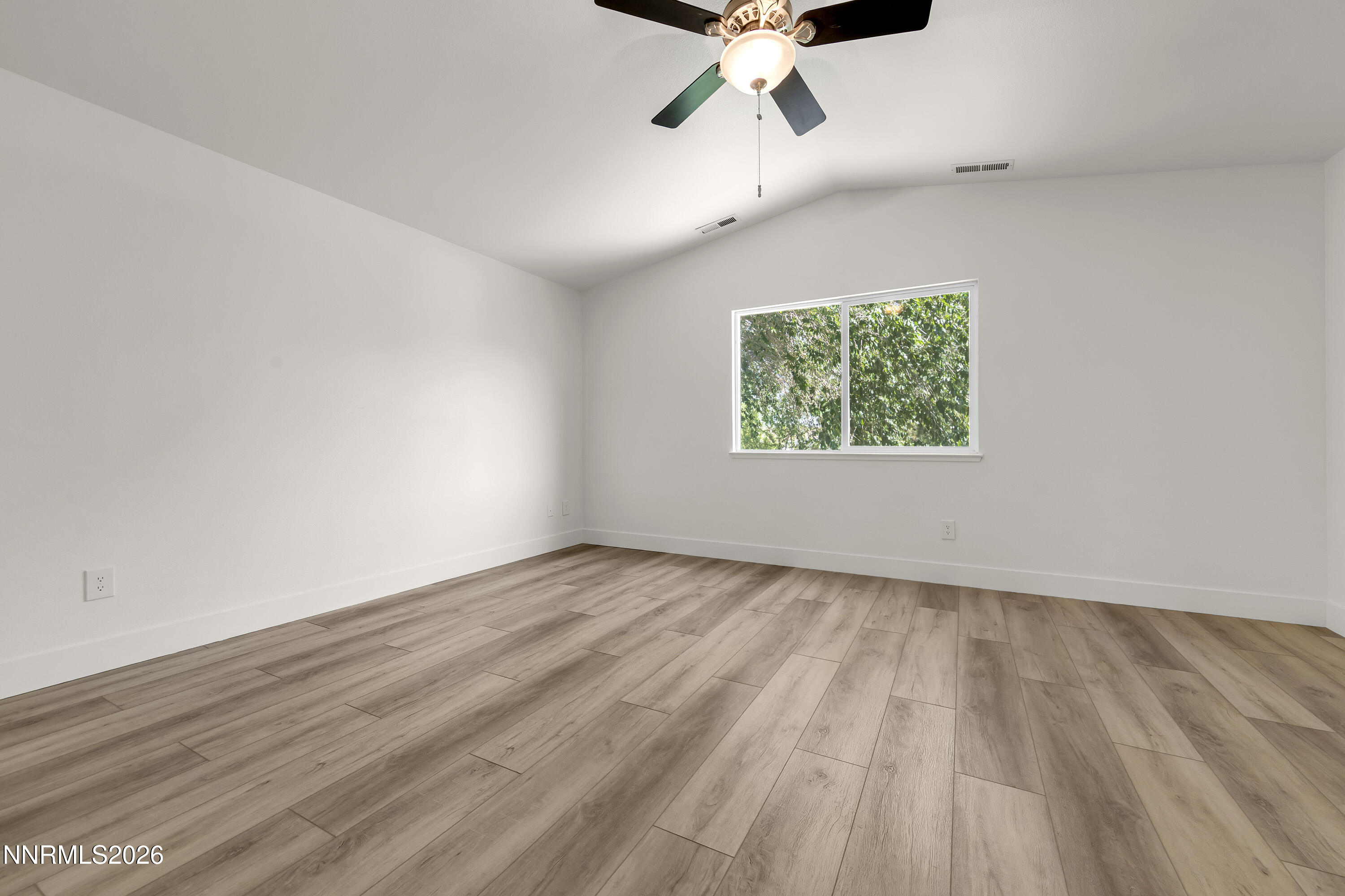 5689 Peach Court Property Photo 23