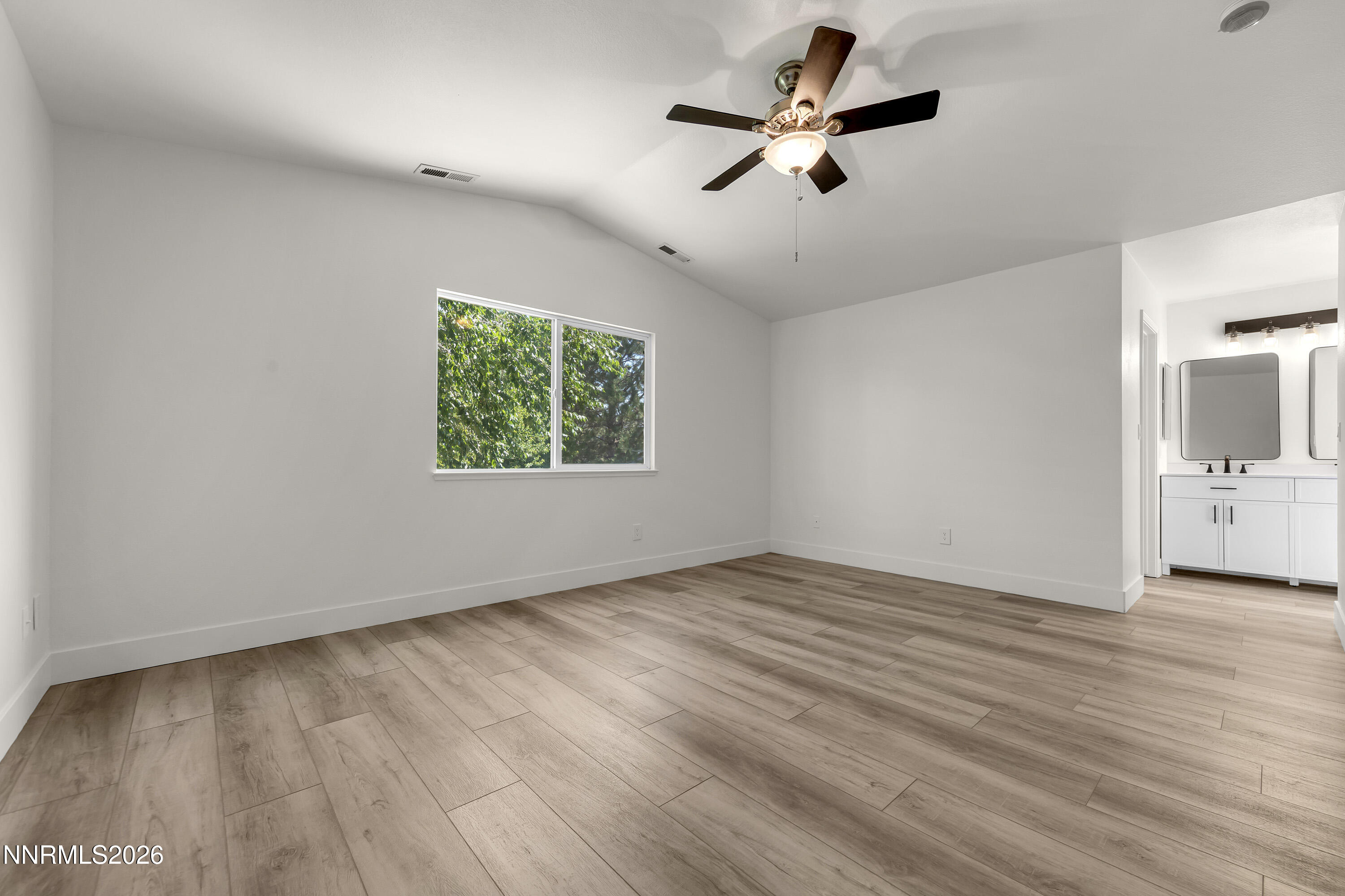 5689 Peach Court Property Photo 24