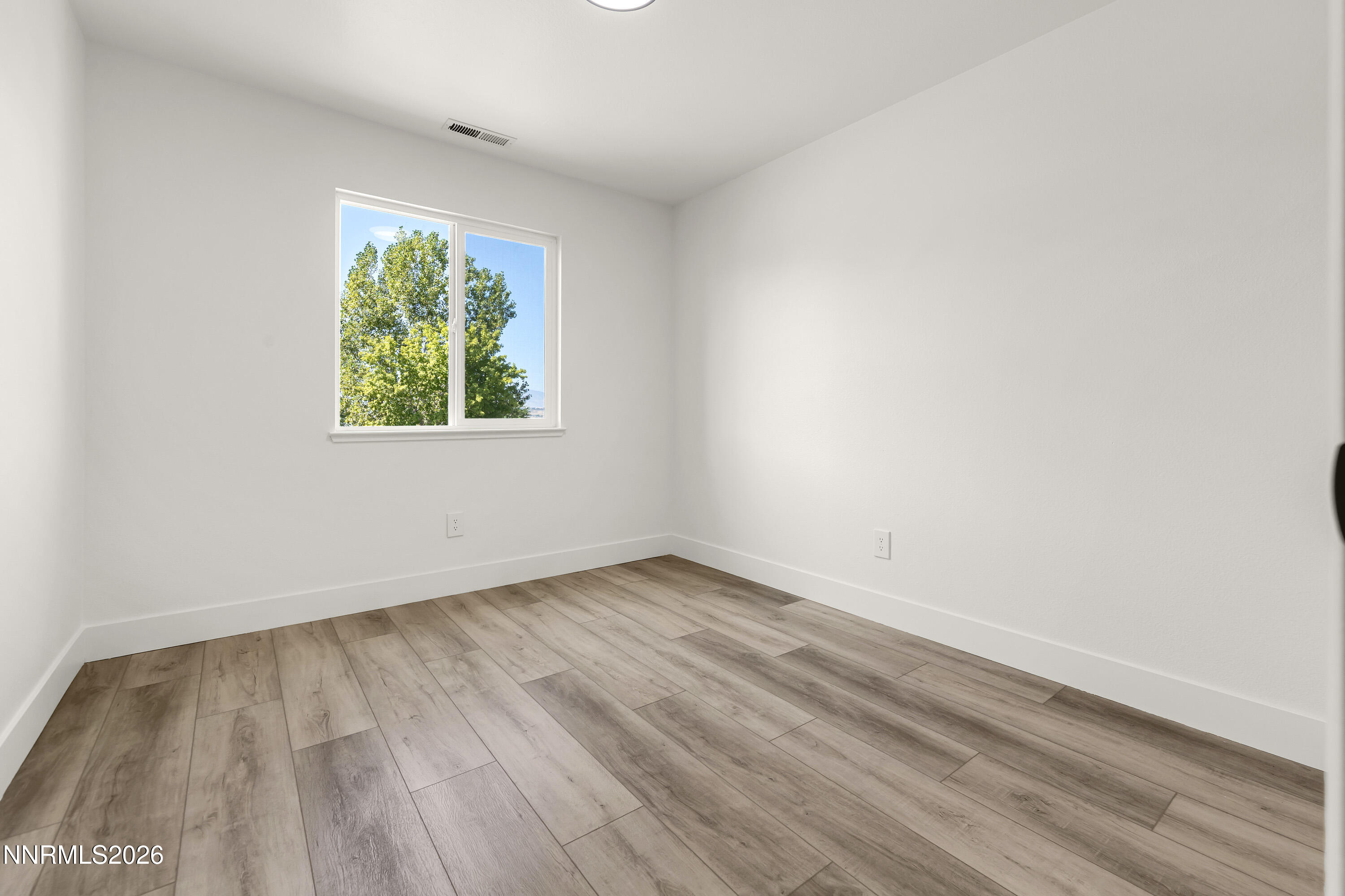 5689 Peach Court Property Photo 33