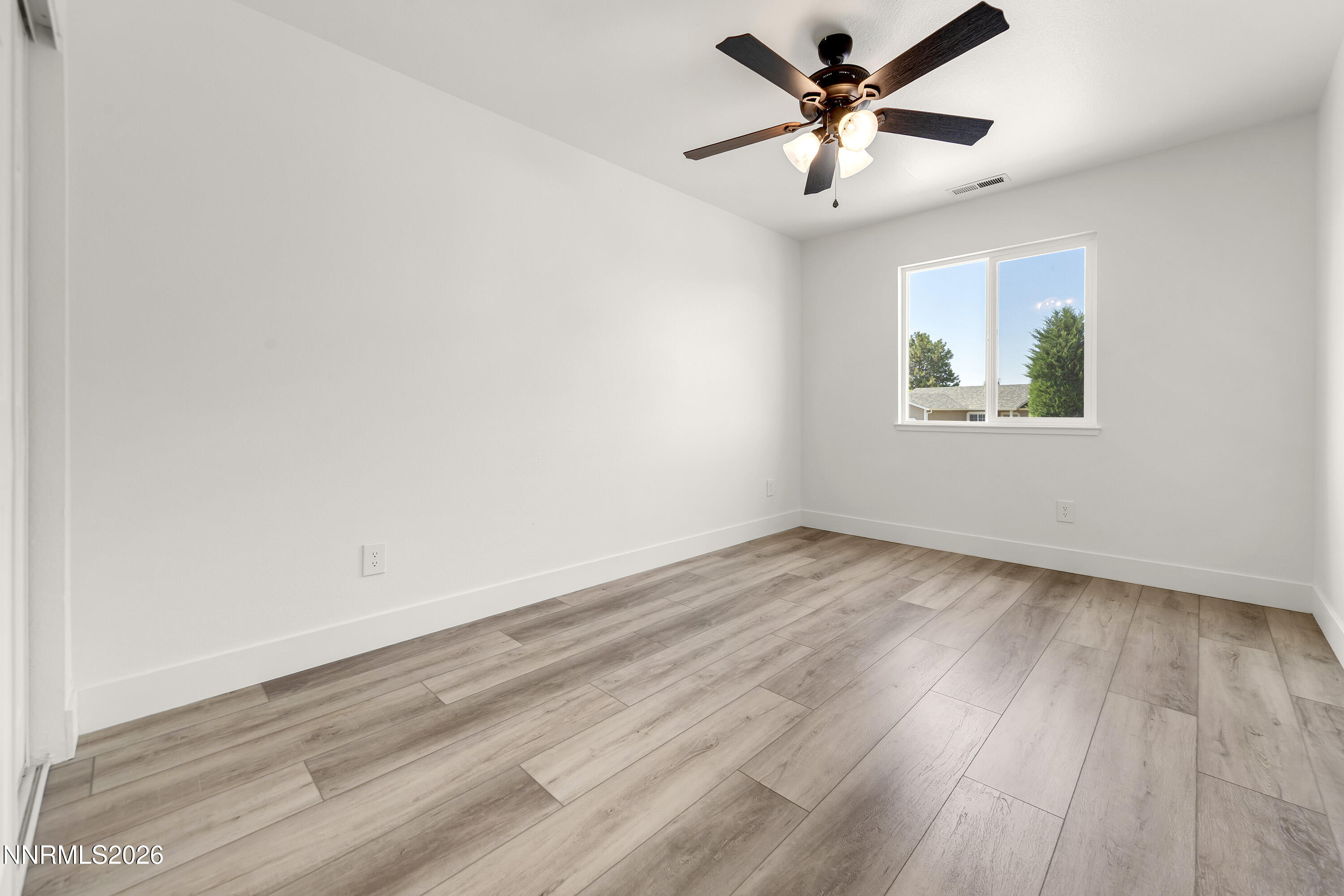 5689 Peach Court Property Photo 36