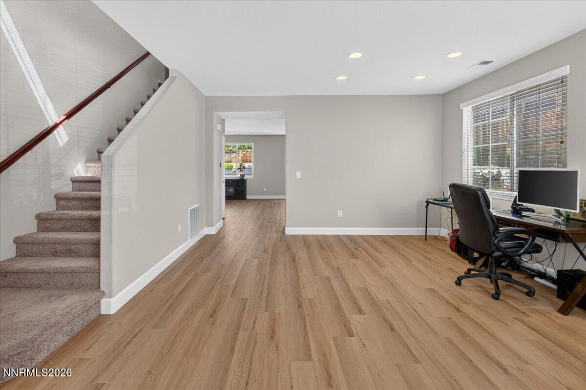7325 Heritage Oaks Drive Property Photo 5