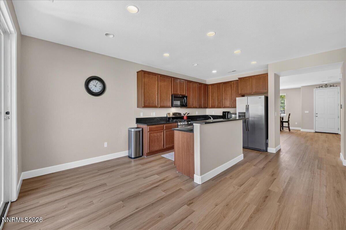 7325 Heritage Oaks Drive Property Photo 6