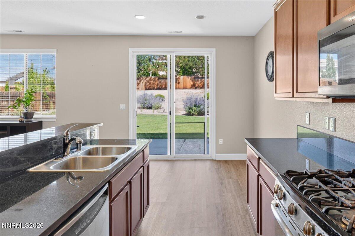 7325 Heritage Oaks Drive Property Photo 10