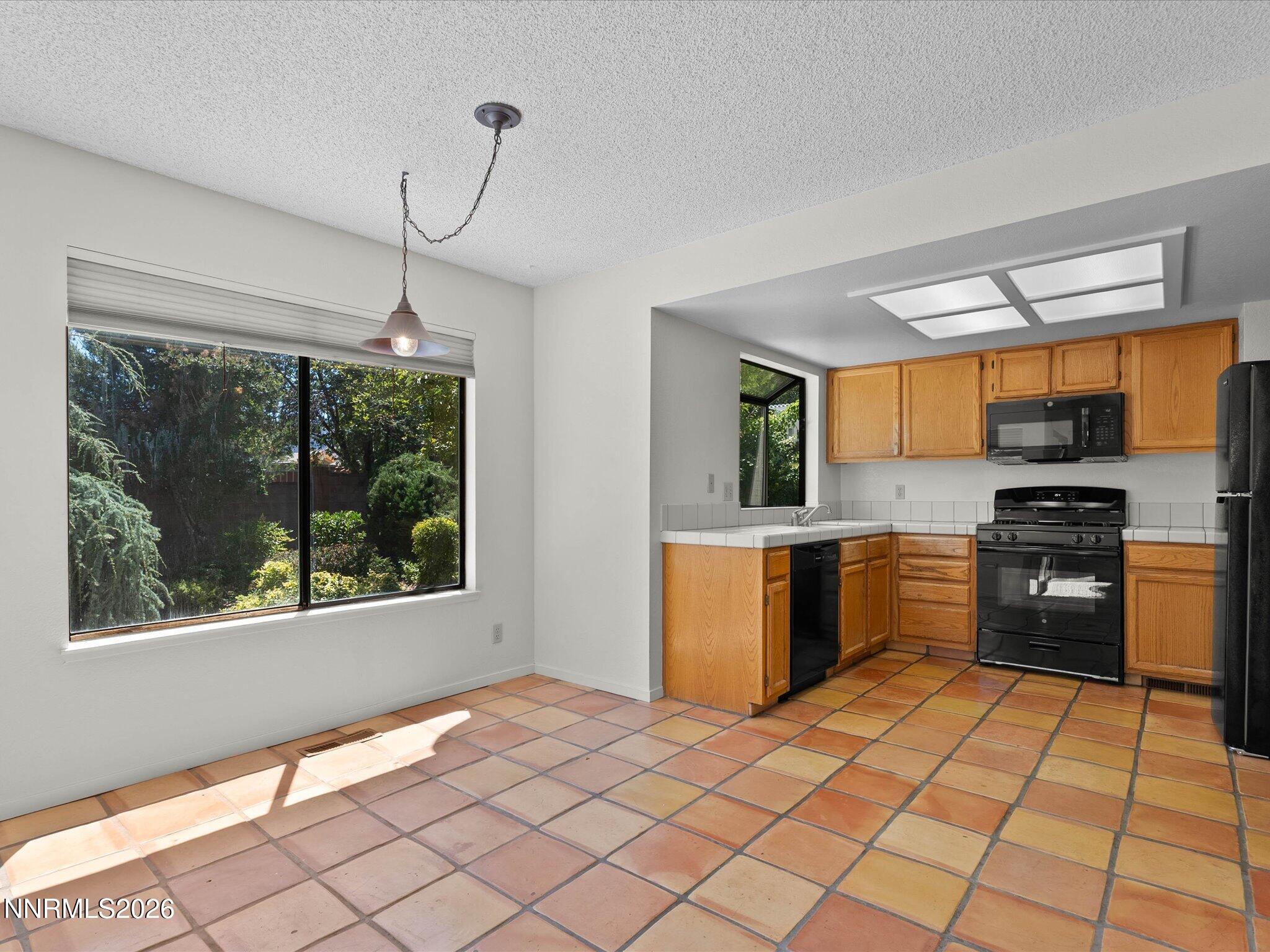5966 Coyote Ridge Road Property Photo 8