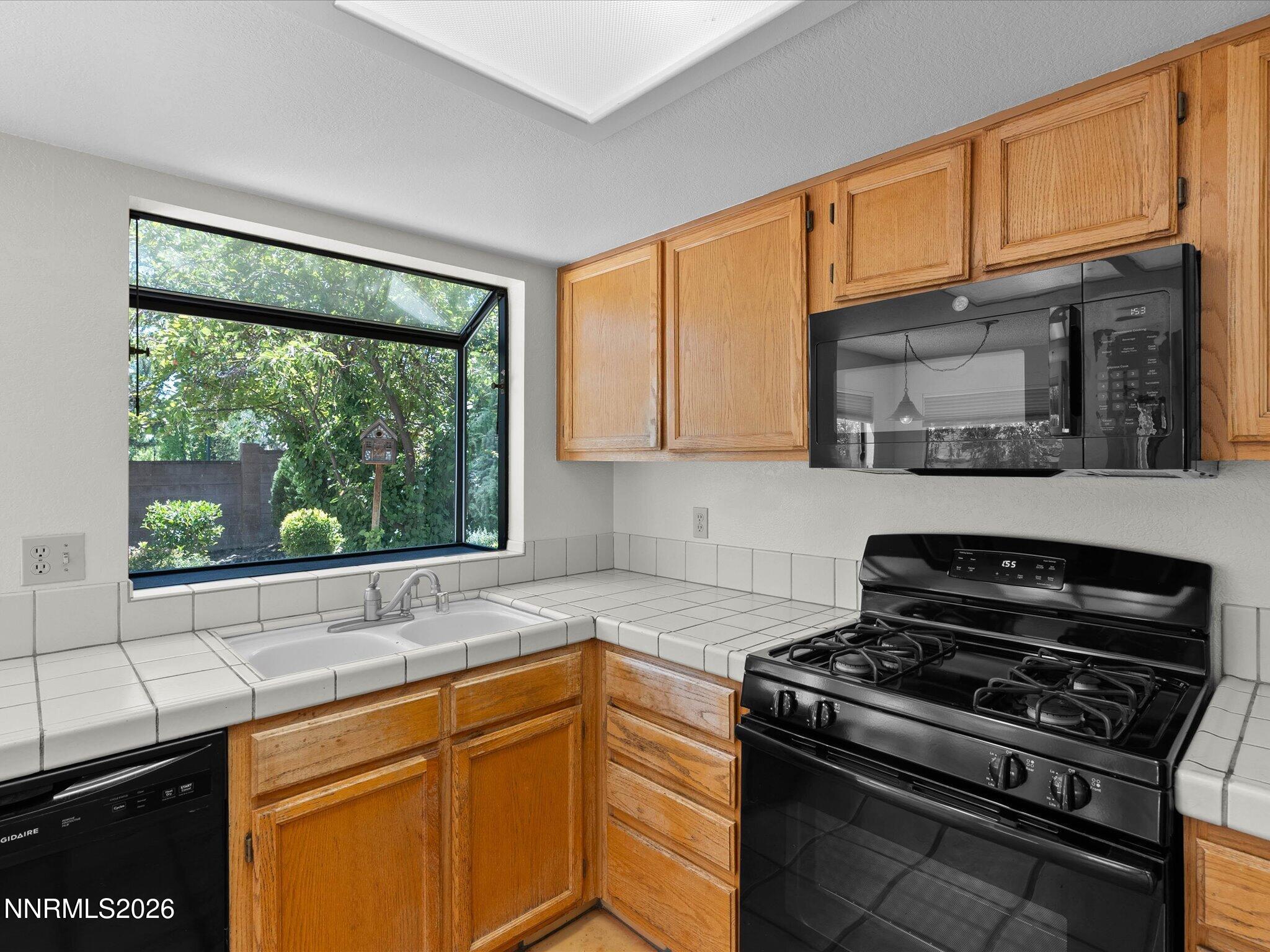 5966 Coyote Ridge Road Property Photo 12