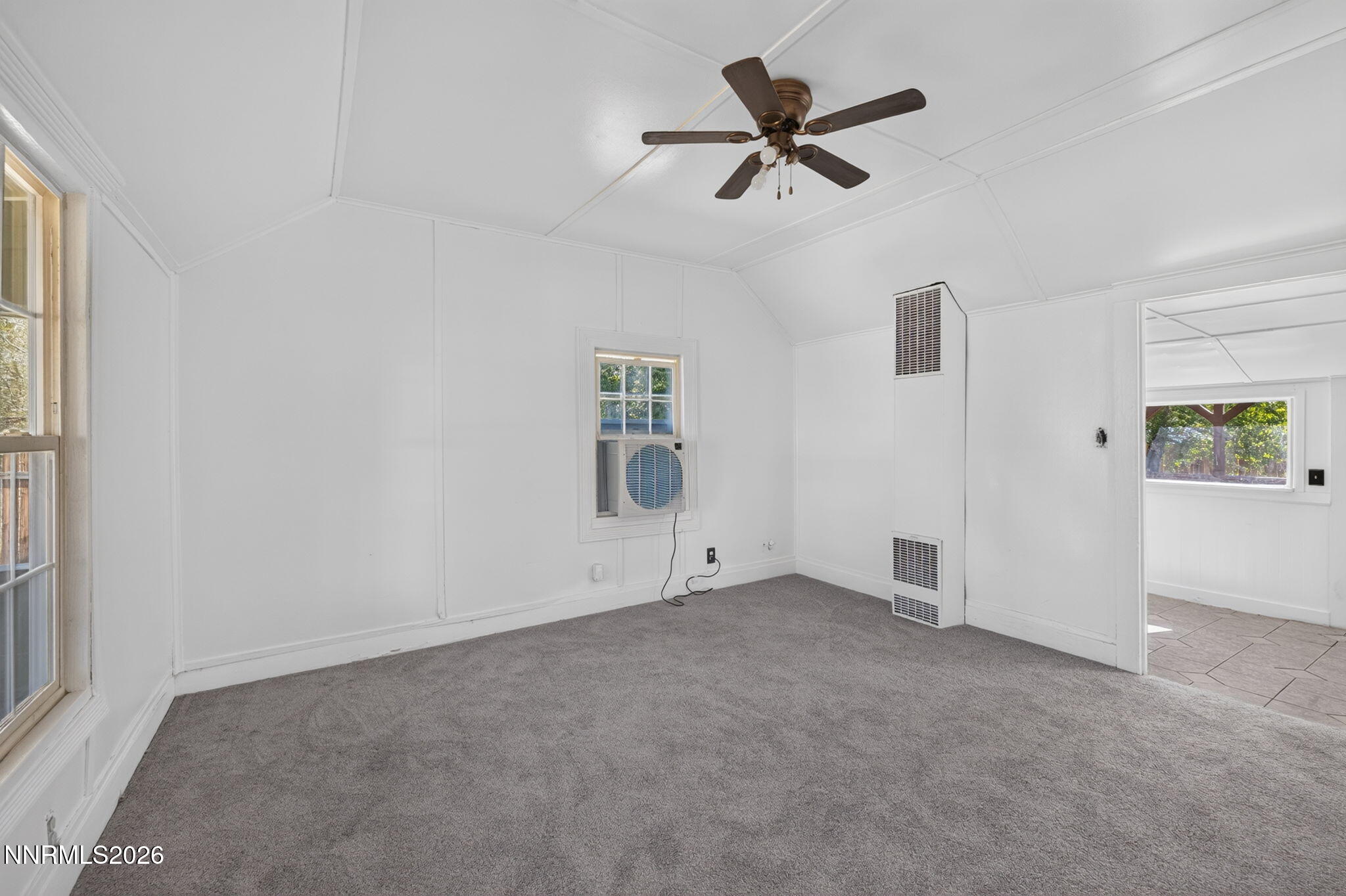 160 Gates Street Property Photo 7