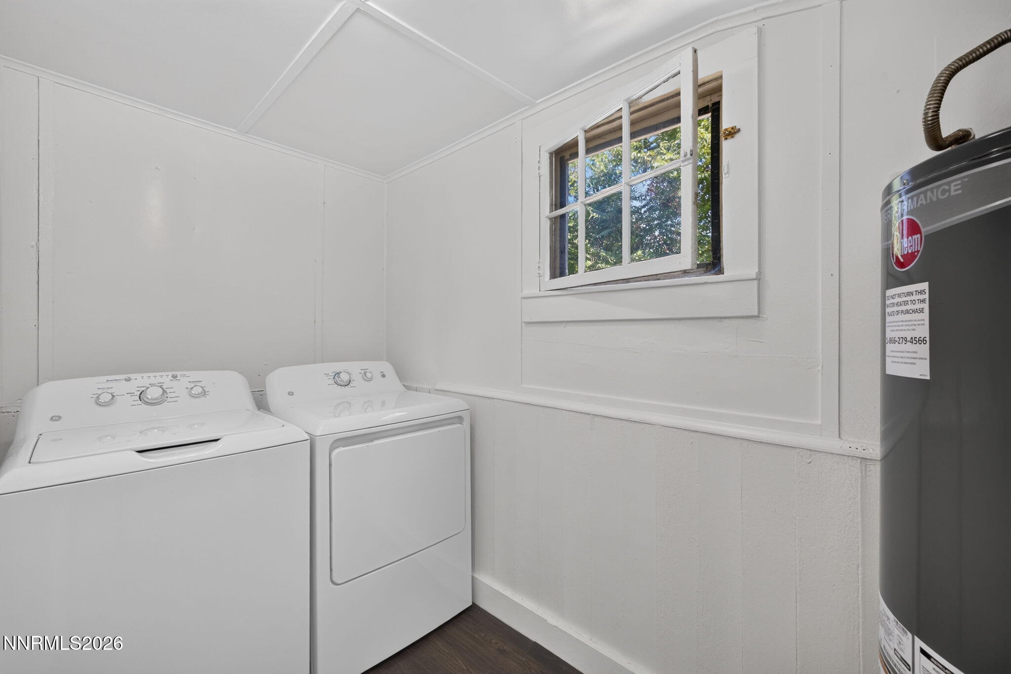 160 Gates Street Property Photo 11