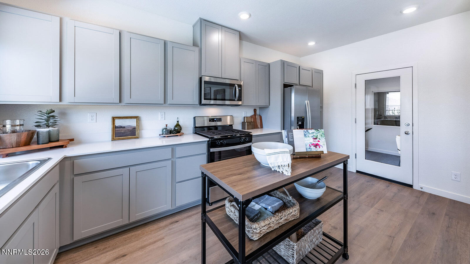 7556 Editor Drive Property Photo 10
