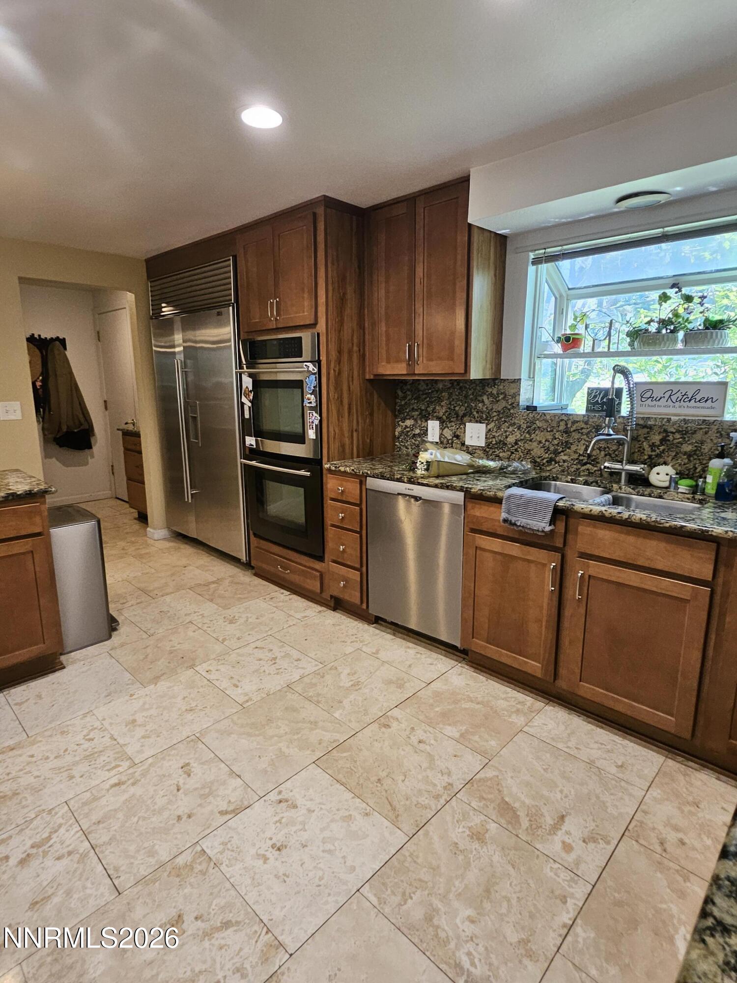 13935 Rancheros Drive Property Photo 11