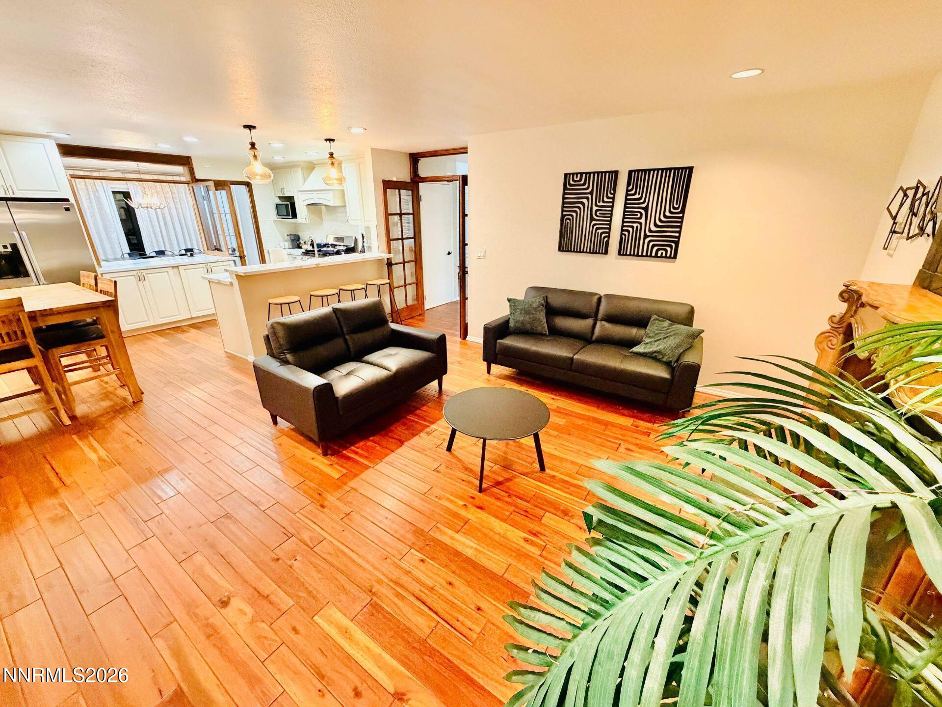 858 Lighthouse Court Property Photo 4