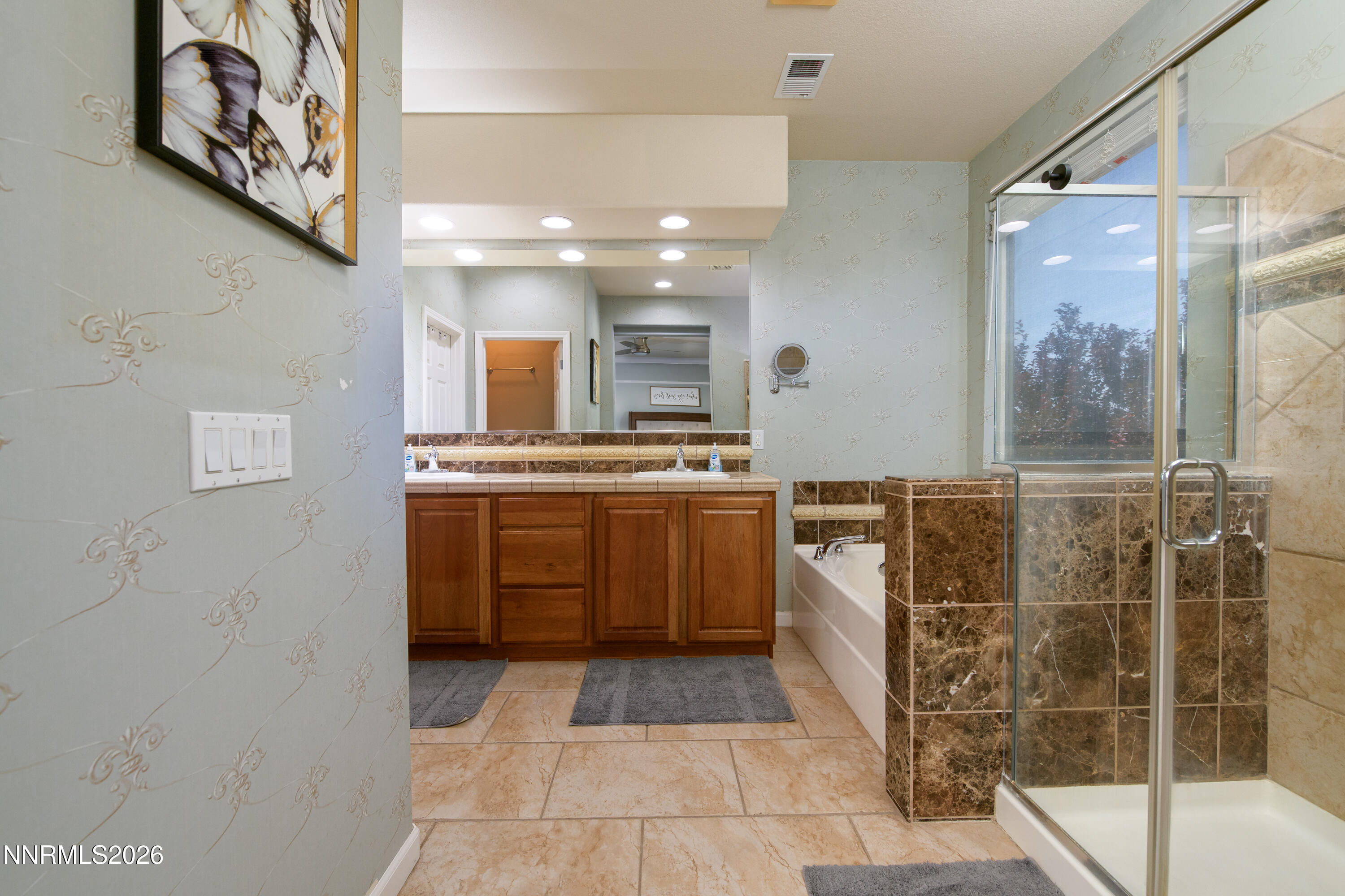 908 Lakeview Drive Property Photo 21