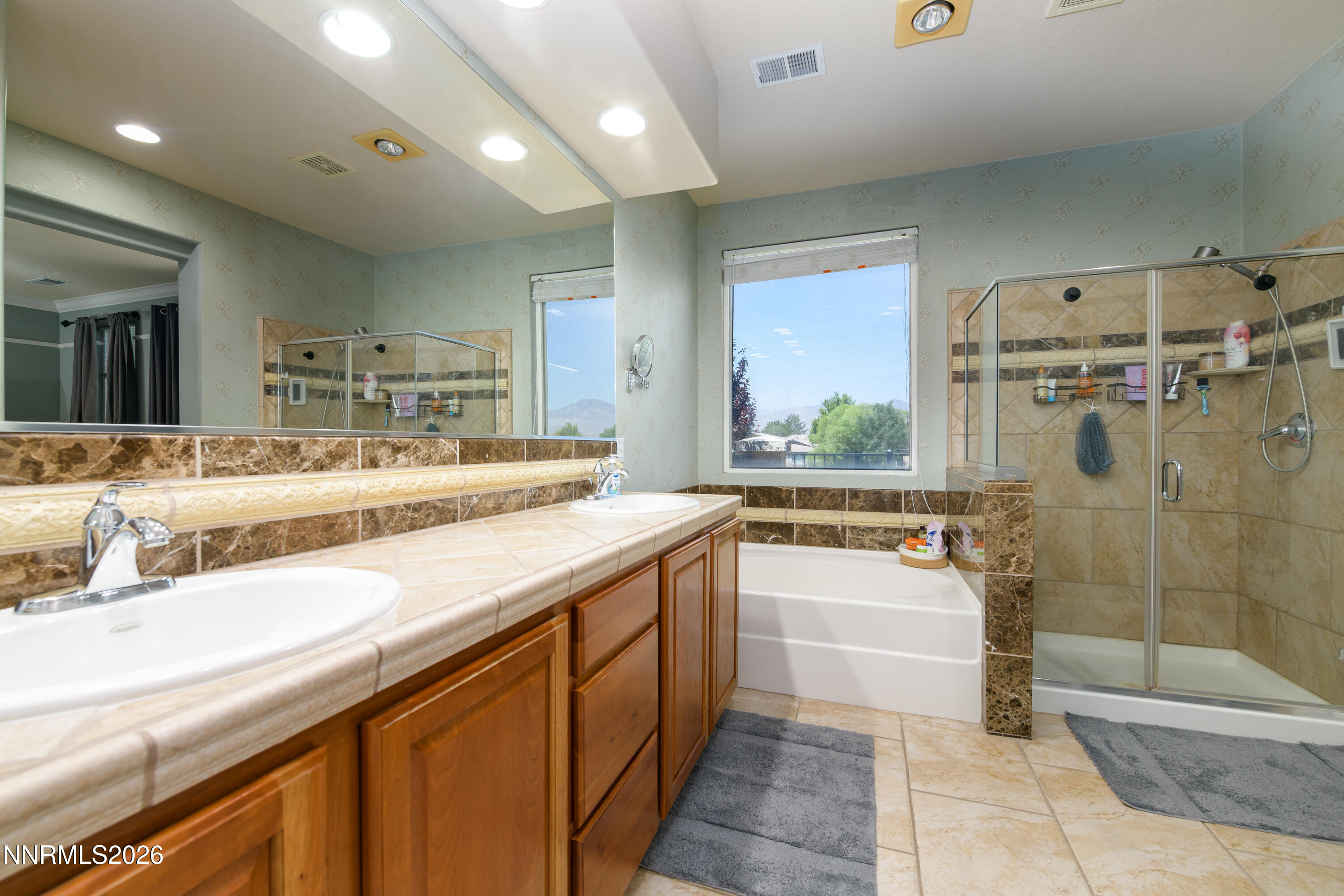 908 Lakeview Drive Property Photo 22