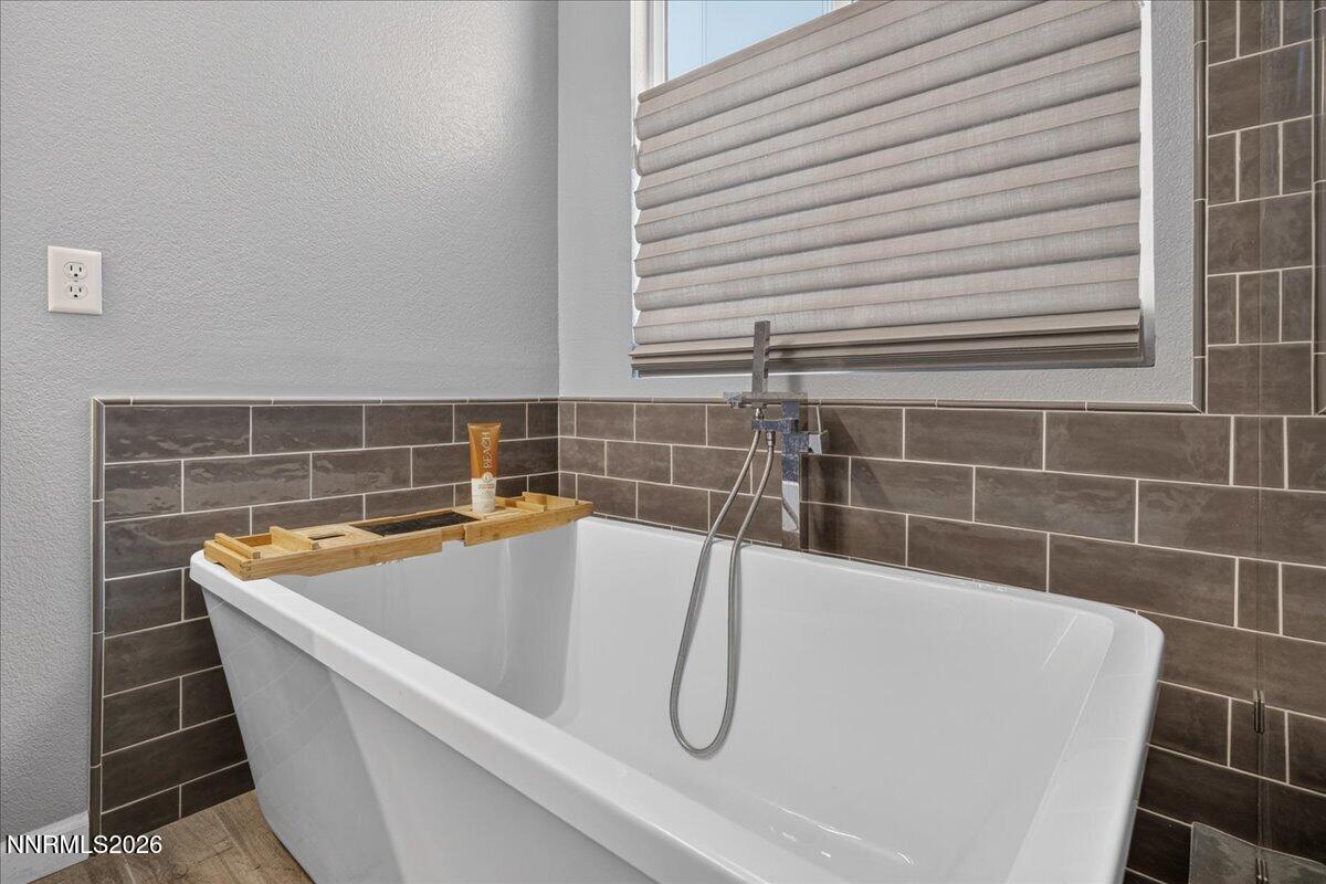 1460 Shadow Lane Property Photo 16