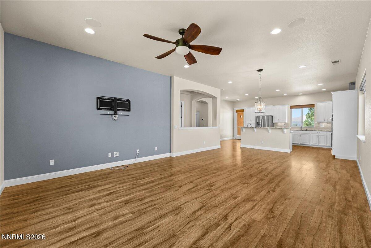 9585 Hayfield Drive Property Photo 8