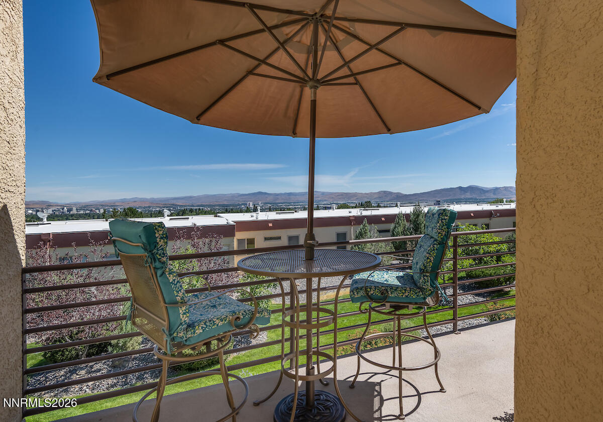 3345 Skyline Boulevard Property Photo 8