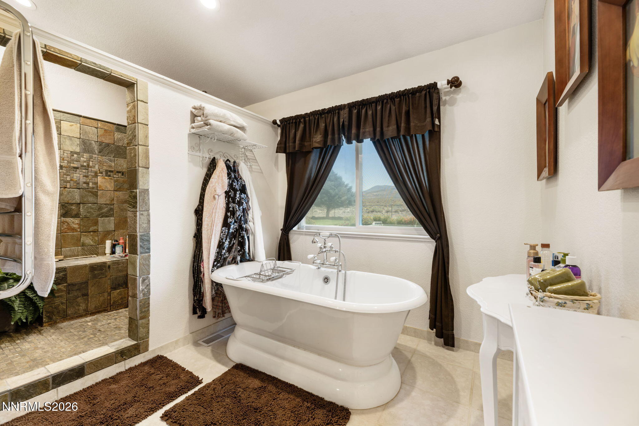 206 Gold Creek Drive Property Photo 37