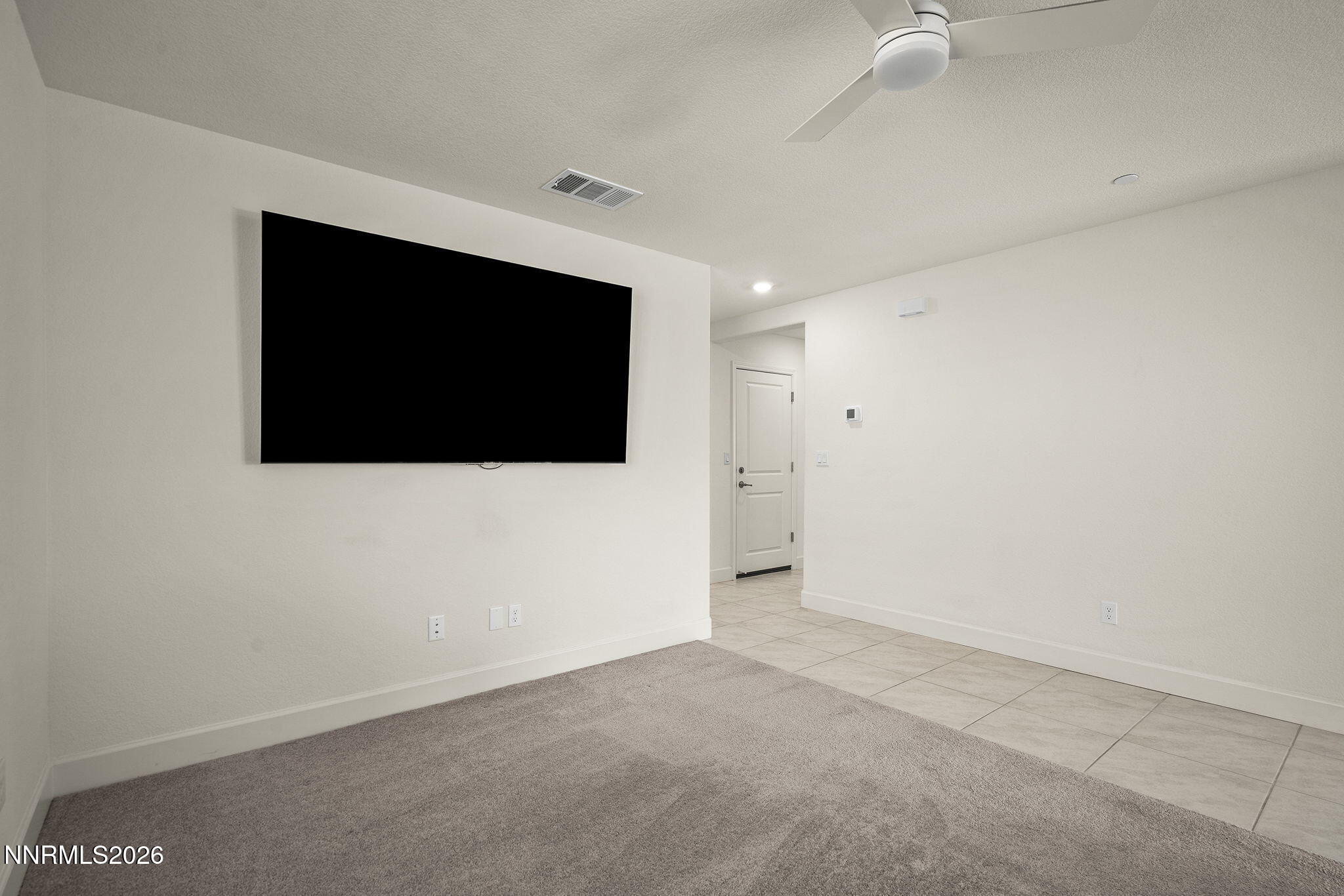 933 Cascade Range Drive Property Photo 6