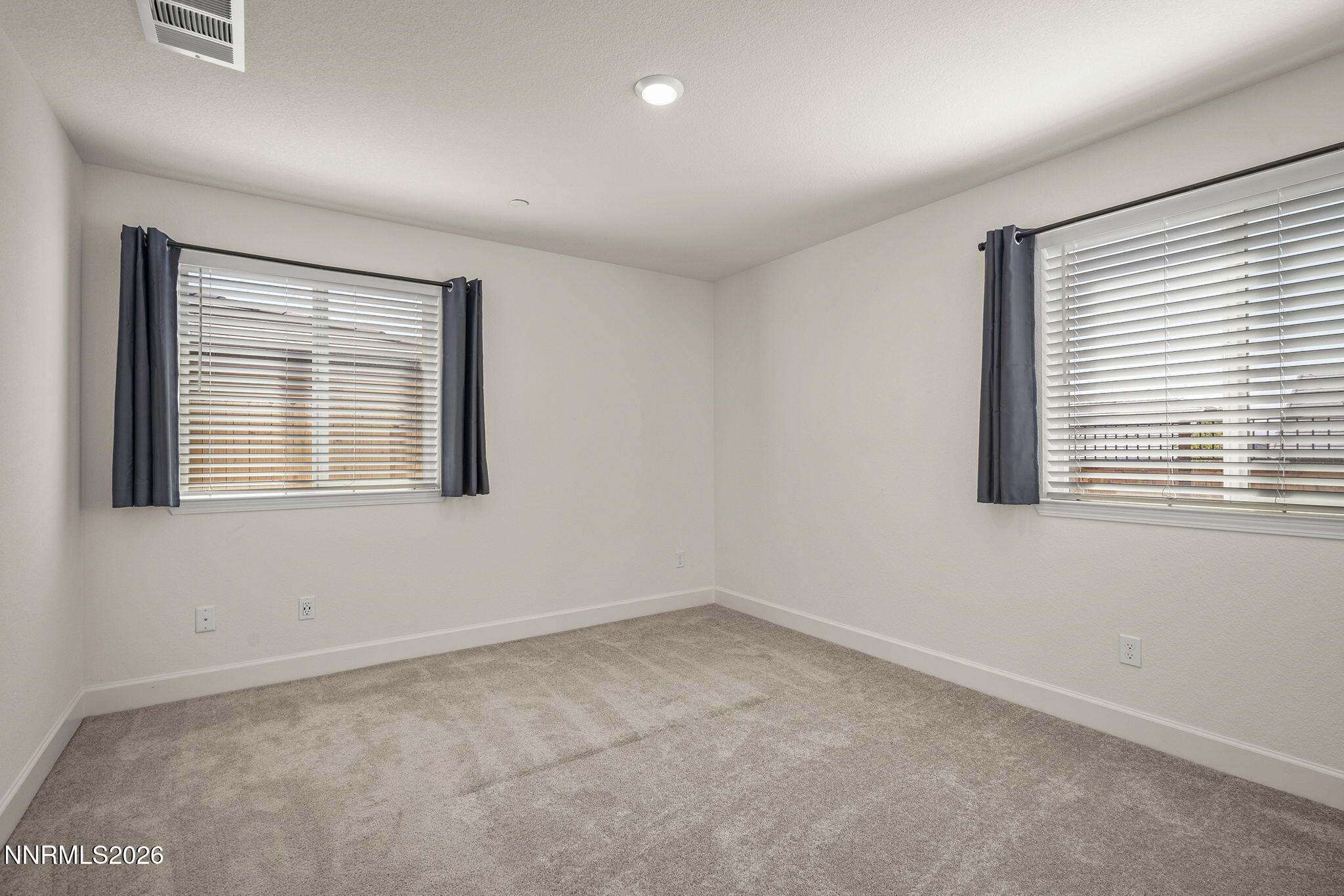933 Cascade Range Drive Property Photo 12