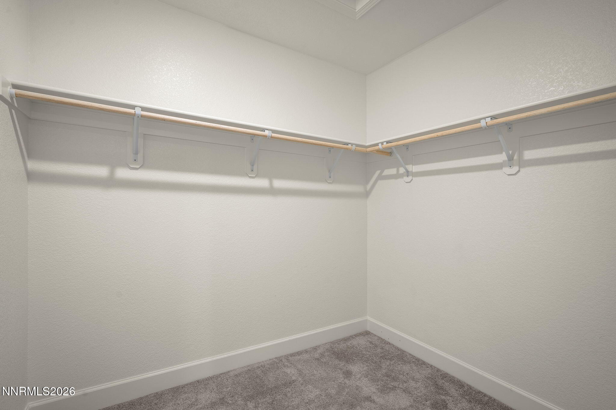 933 Cascade Range Drive Property Photo 14