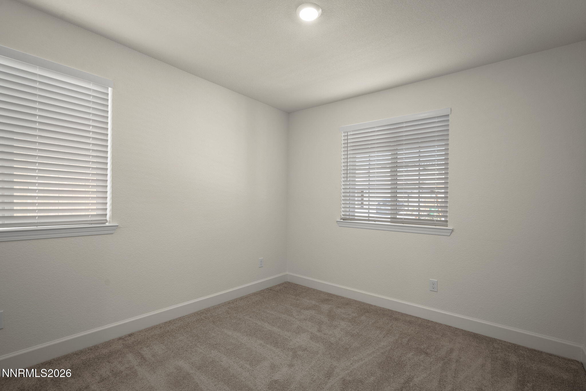 933 Cascade Range Drive Property Photo 15