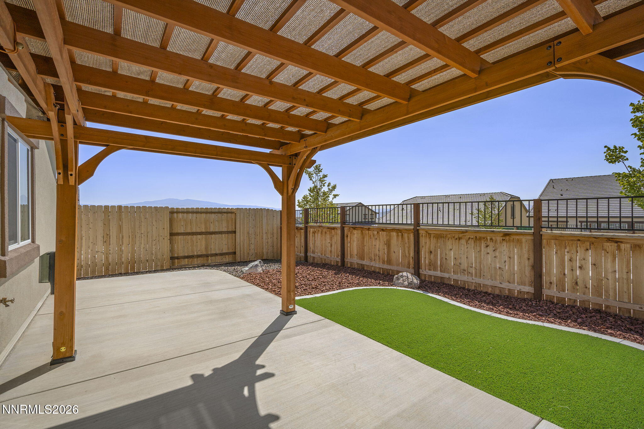 933 Cascade Range Drive Property Photo 20