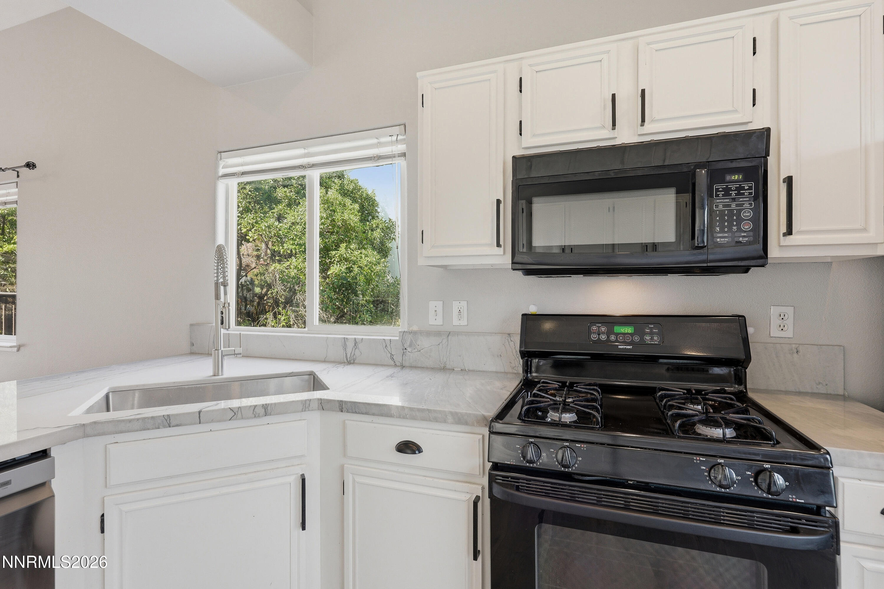 3015 Scottsdale Road Property Photo 9