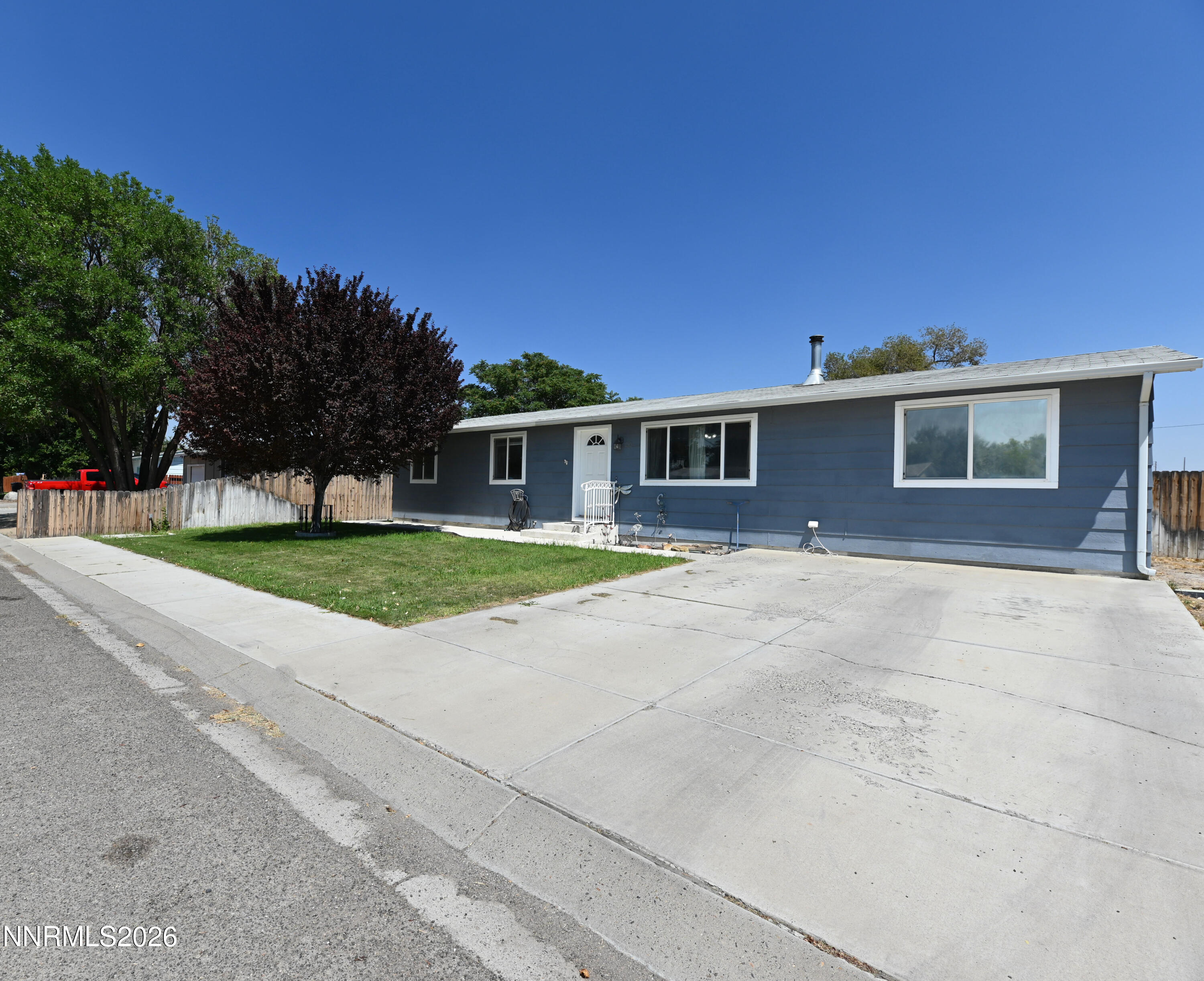 210 Willow Drive Property Photo 2